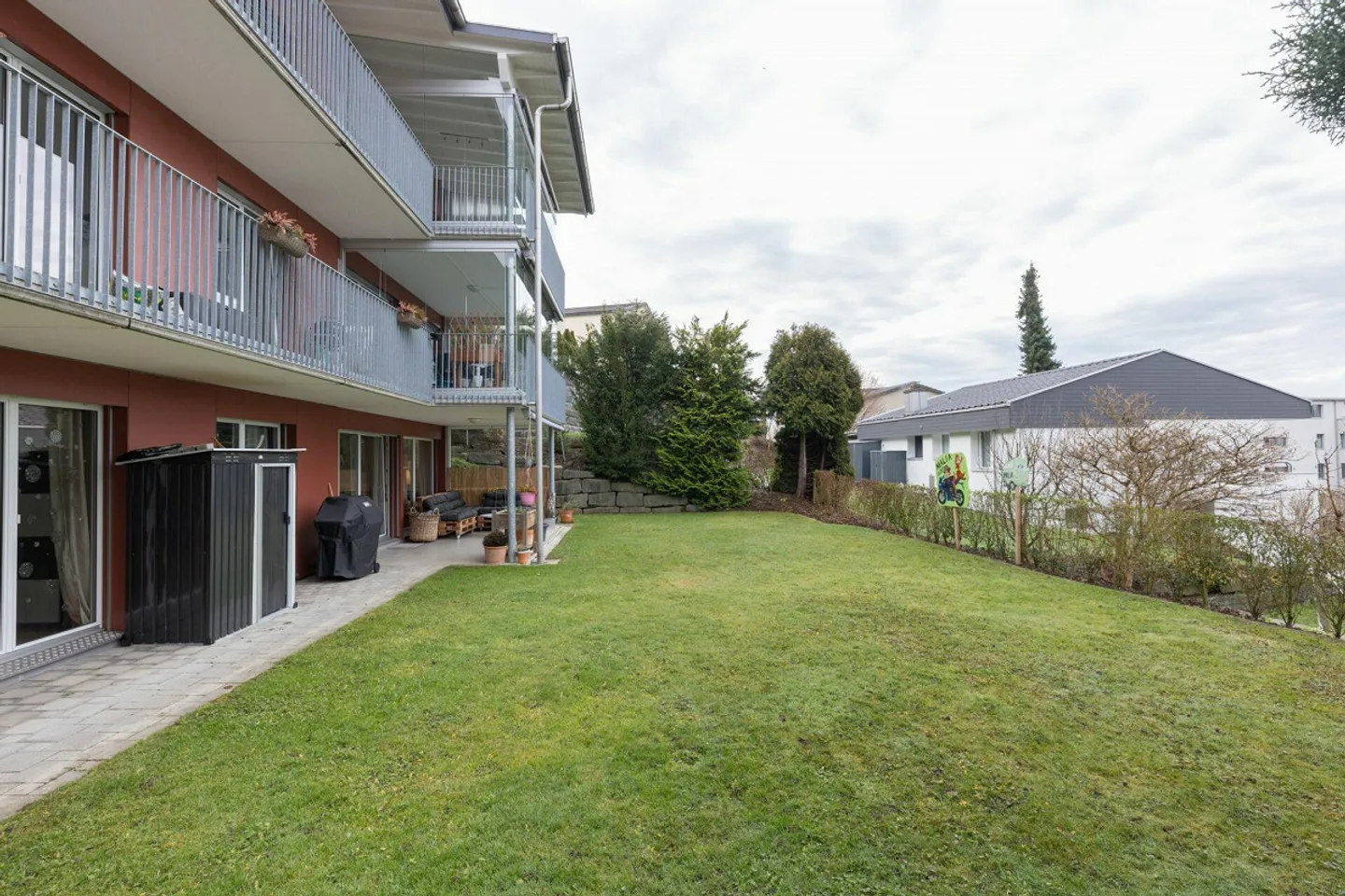 Gartenwohnung mit Privatem Raum - Foto 1 von 5