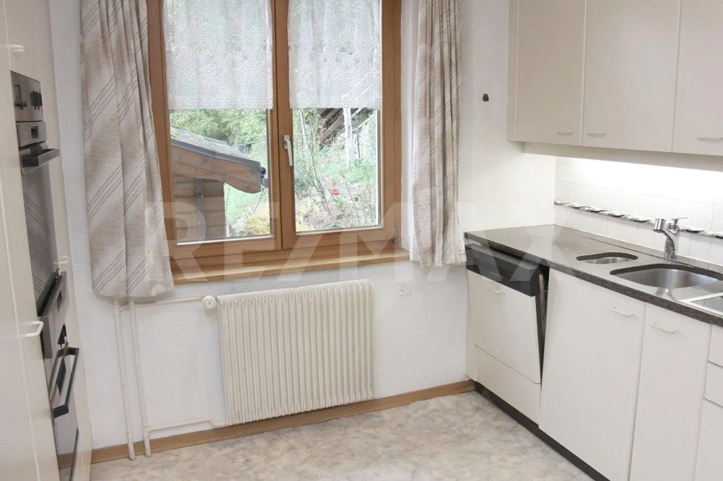 Casa con 5 stanze - Foto 6 di 13