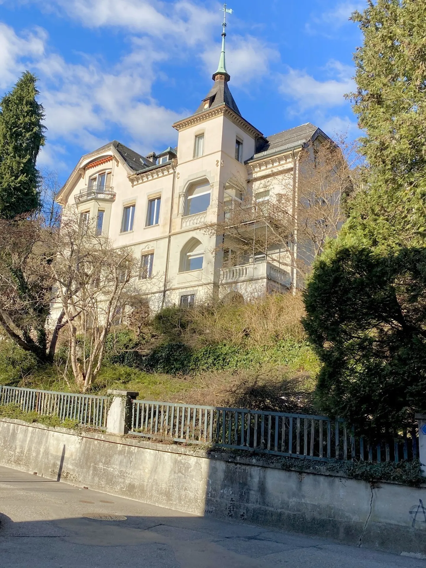 Great 2-room Studio in villa - 4 min by foot from mainstation St.Gallen - Photo 2 of 13