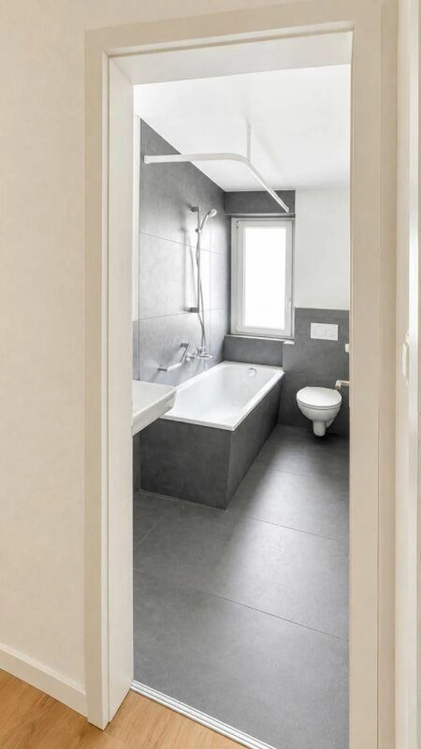 Appartamento 3 locali ristrutturato con stile e due balconi - Foto 6 di 10