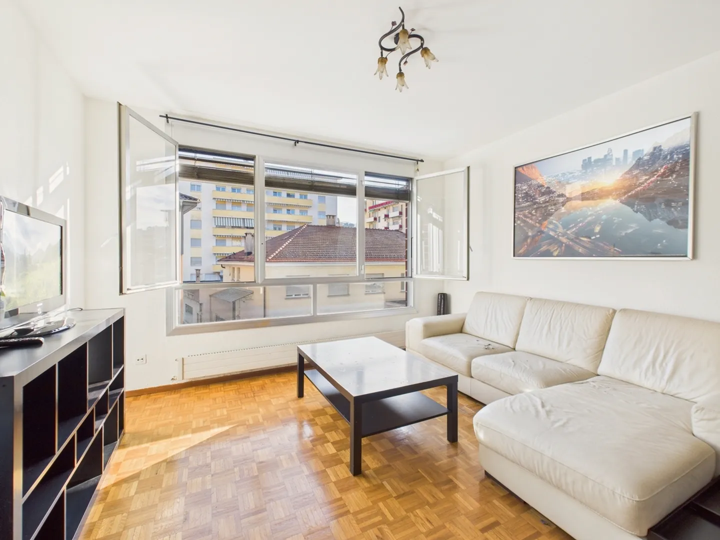 Appartement lumineux de 3,5 pièces au cœur de Chiasso - Photo 1 sur 12