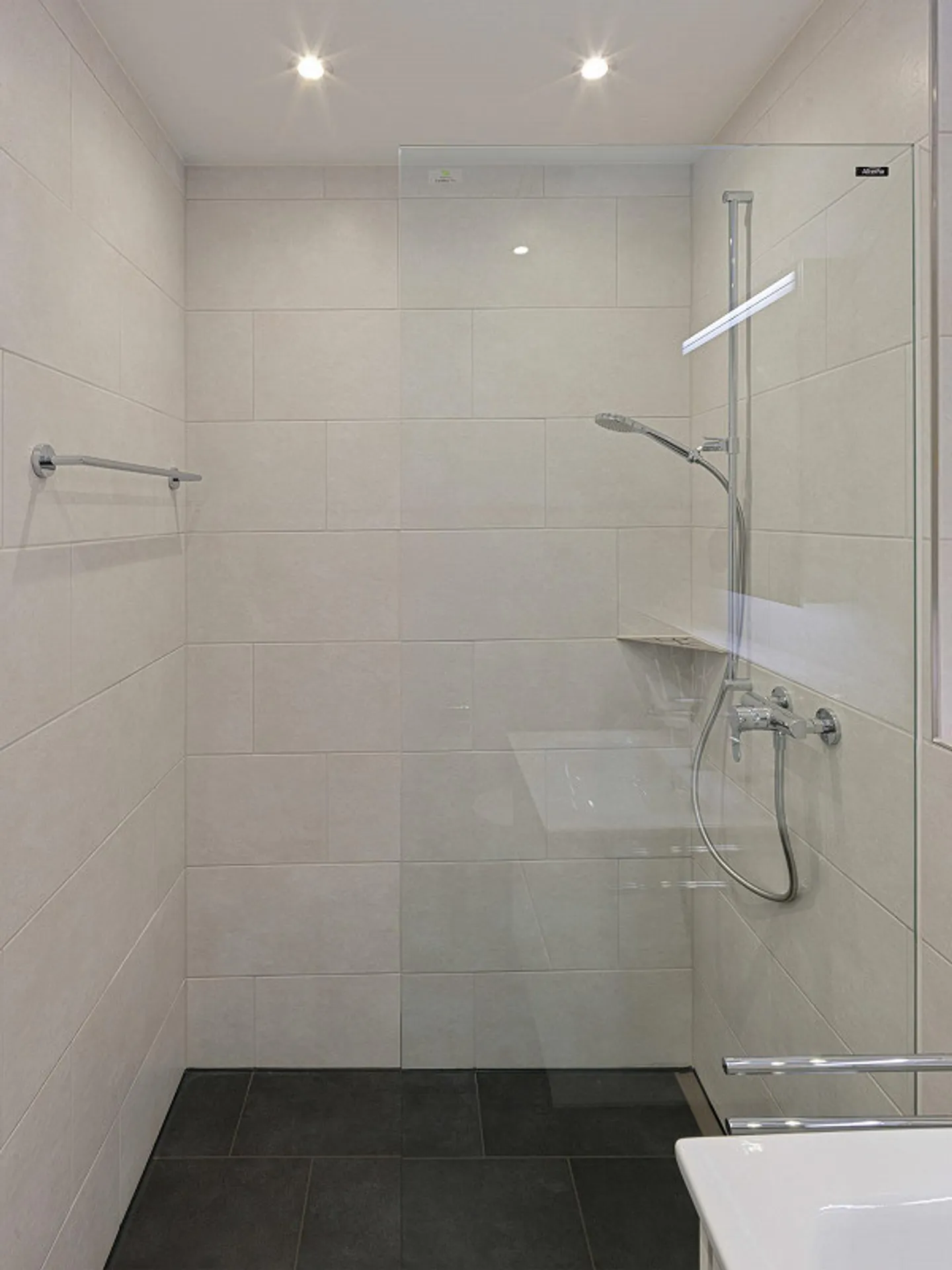 Nuovo appartamento di 4,5 stanze - Foto 4 di 11