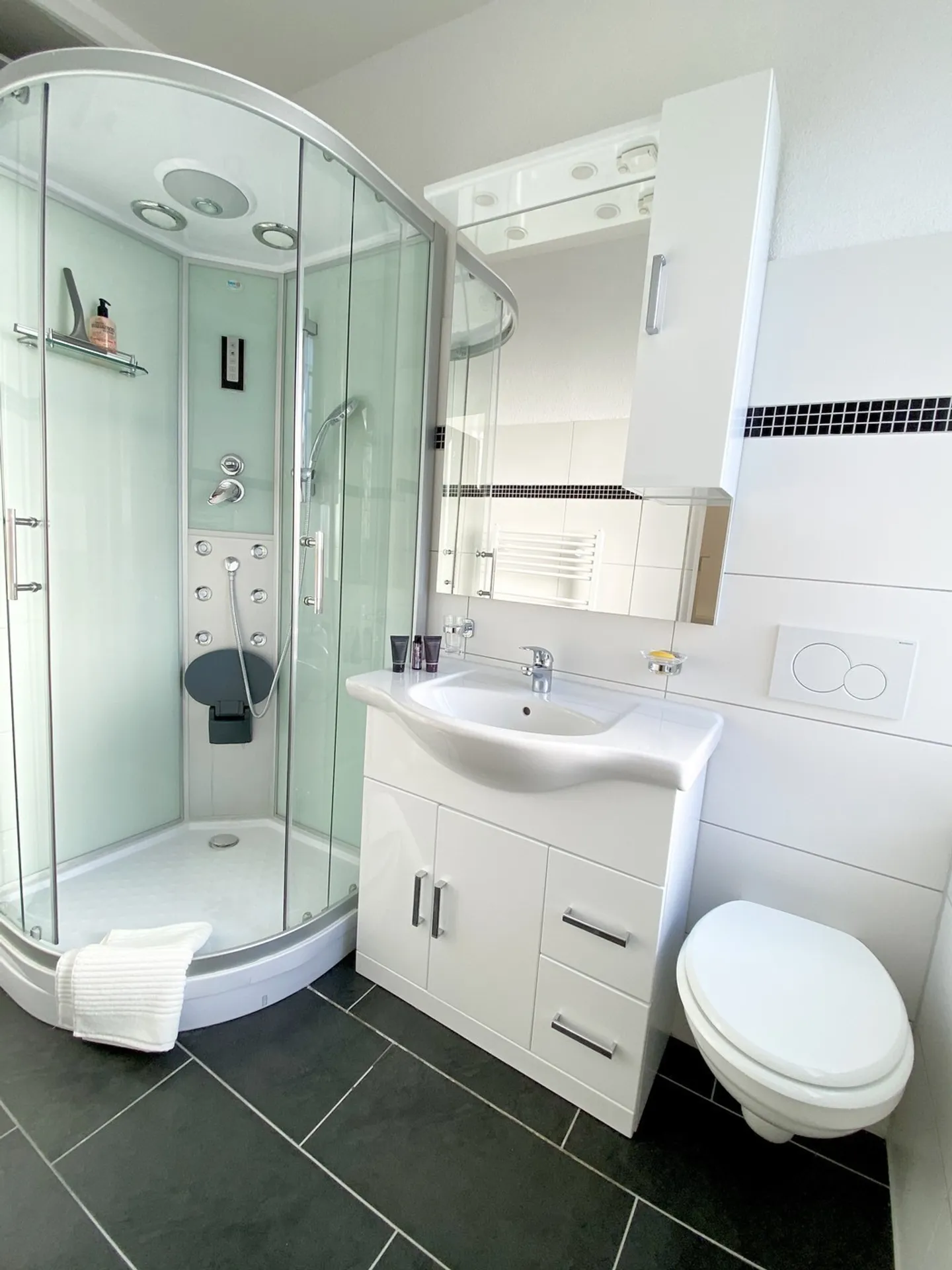 Great 2-room Studio in villa - 4 min by foot from mainstation St.Gallen - Photo 12 of 13