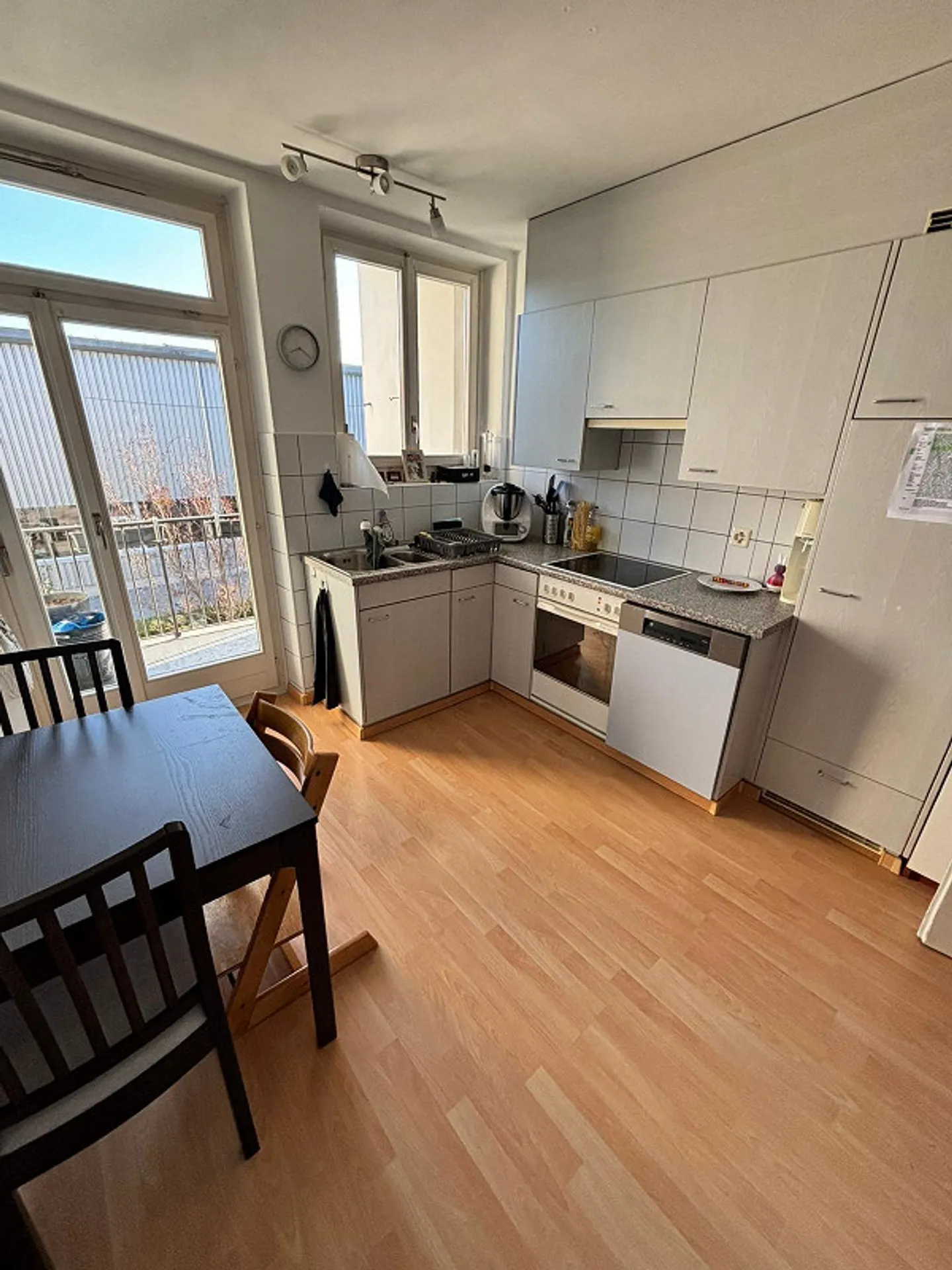 Looking for a new tenant for charming 5.5 room apartment - Photo 3 of 10