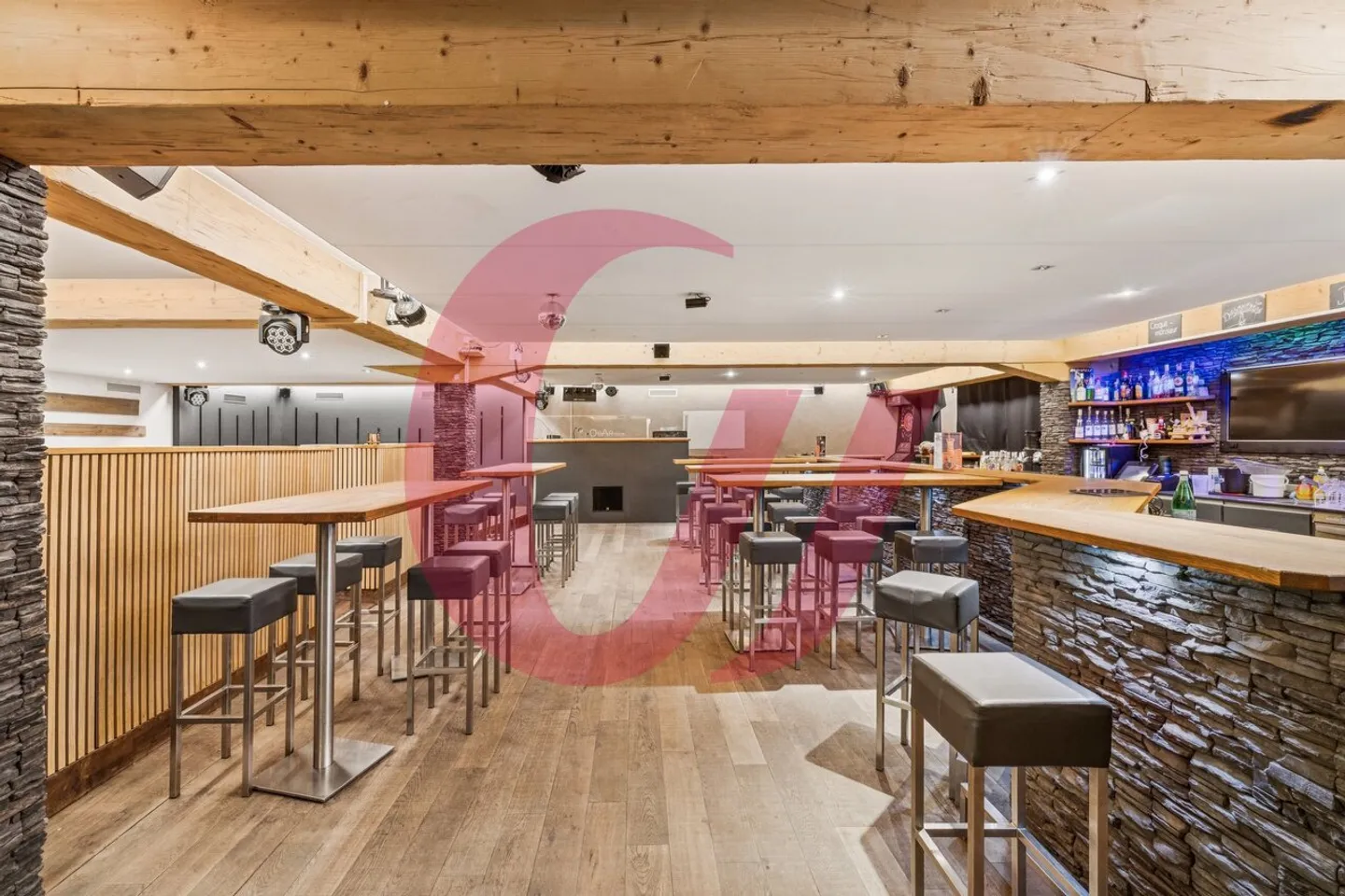 Commercial building in the center of Charmey! - Photo 8 of 10