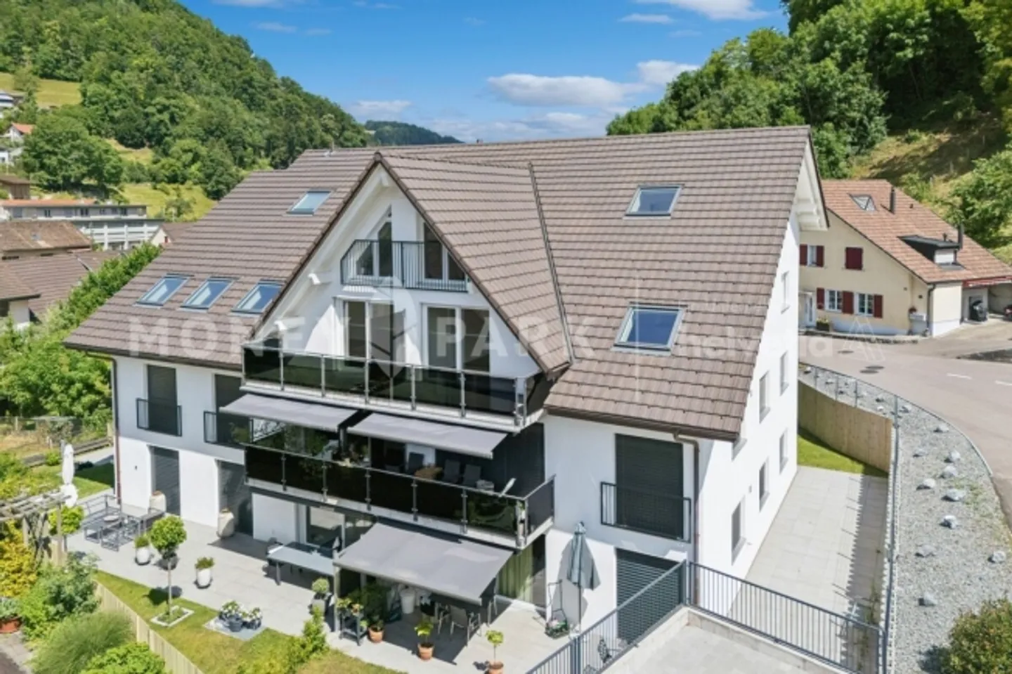 Moderne 5.5-Zimmer-Maisonettewohnung - sonnig, ruhig und familienfreundlich in Oberdorf - Foto 1 von 13
