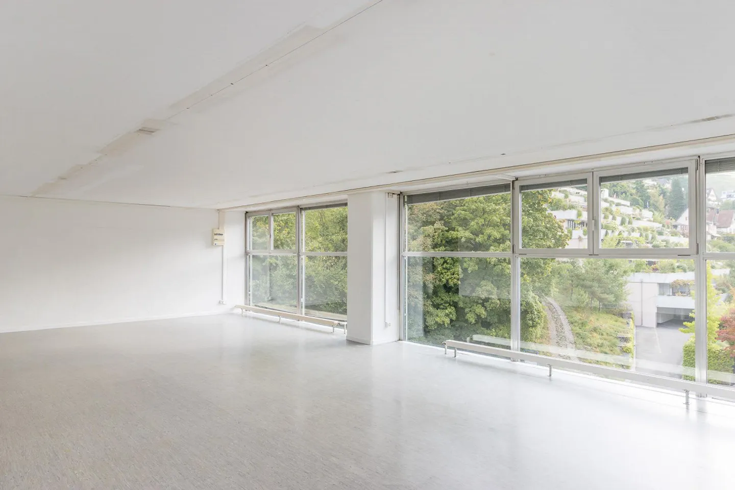 Büro mit Limmatblick - Foto 1 von 3