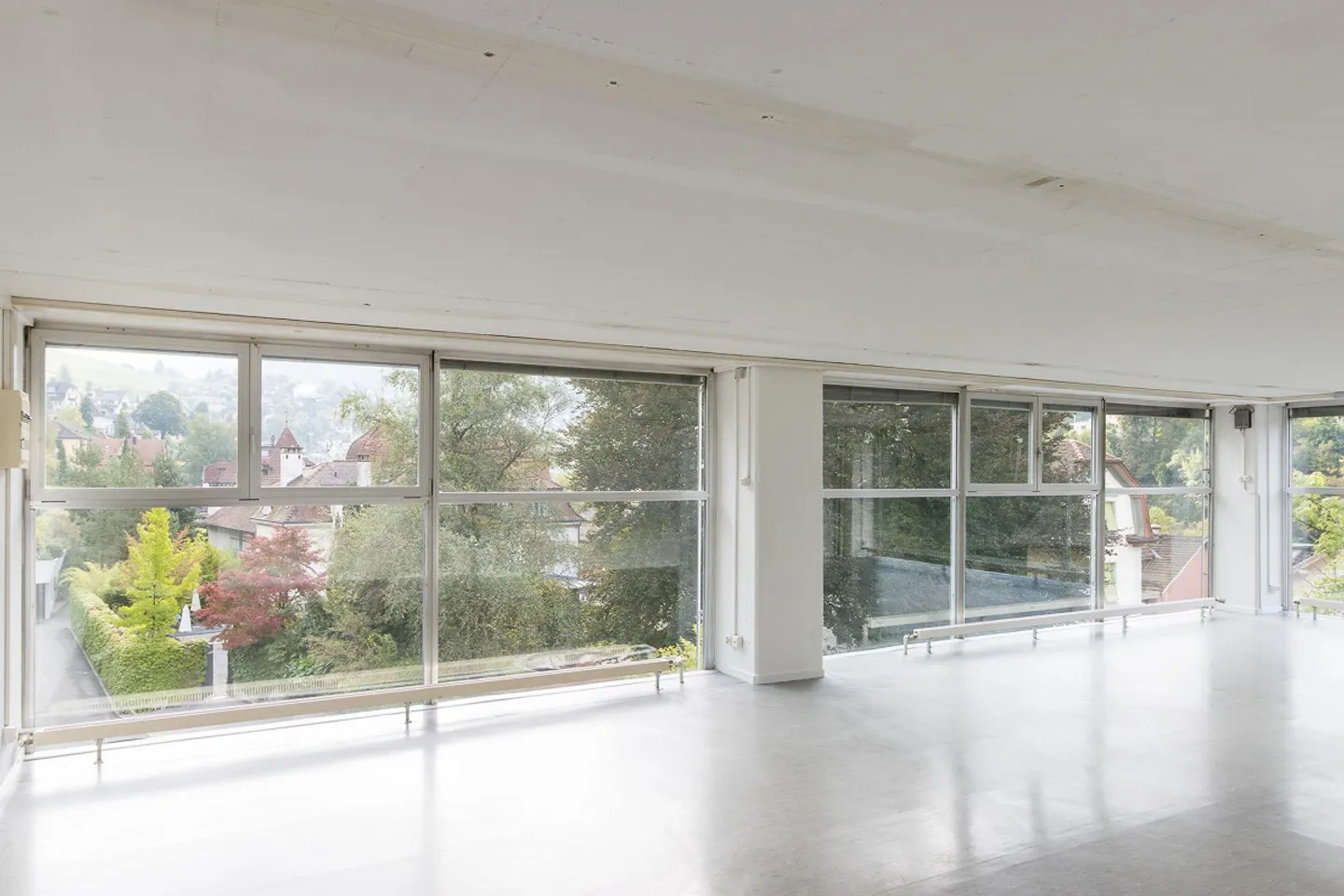 Büro mit Limmatblick - Foto 2 von 3