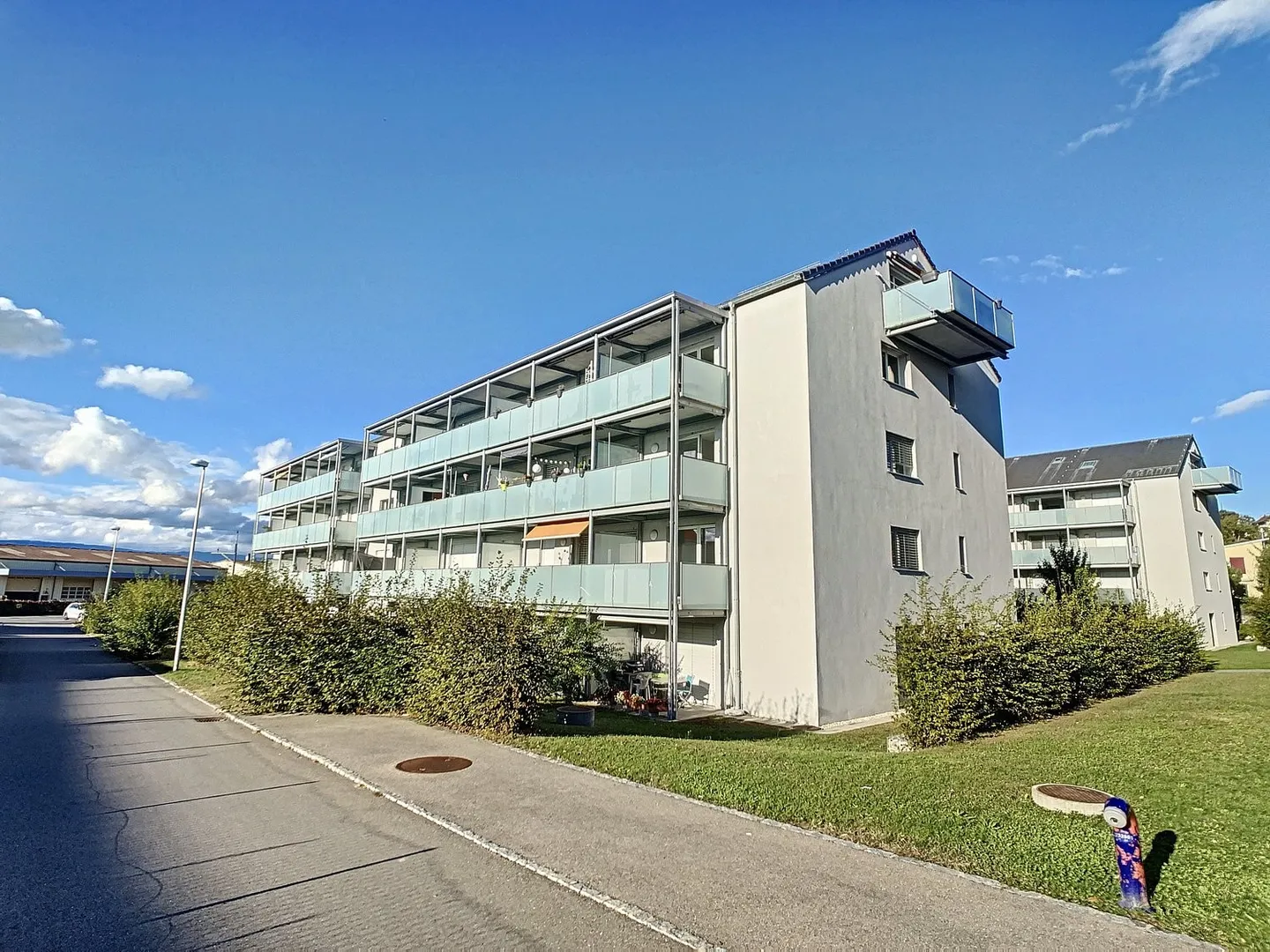 DUPLEX 51/2 CHAMBRES! - Photo 1 sur 5