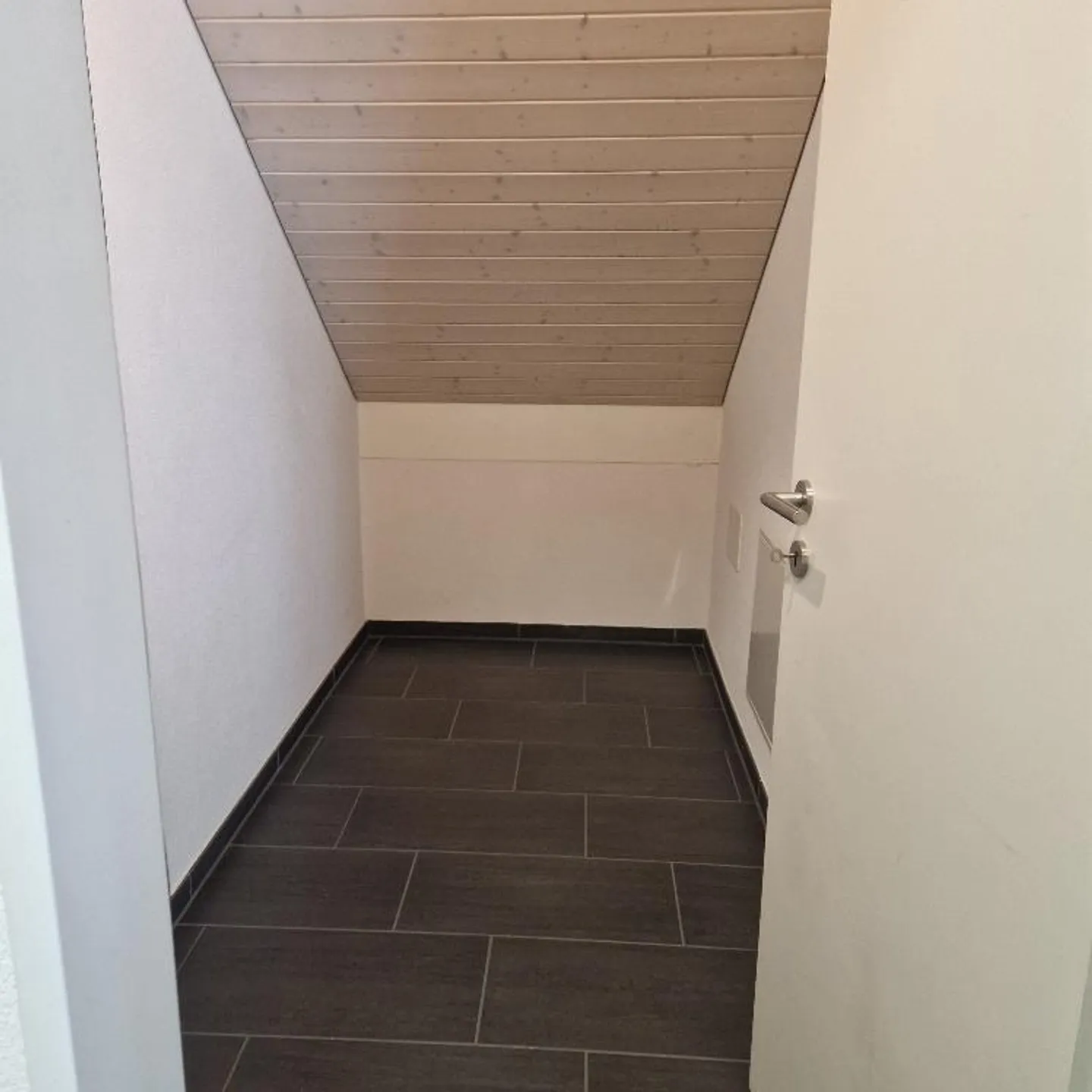3.5 Room Attic Apartment - Photo 4 of 14