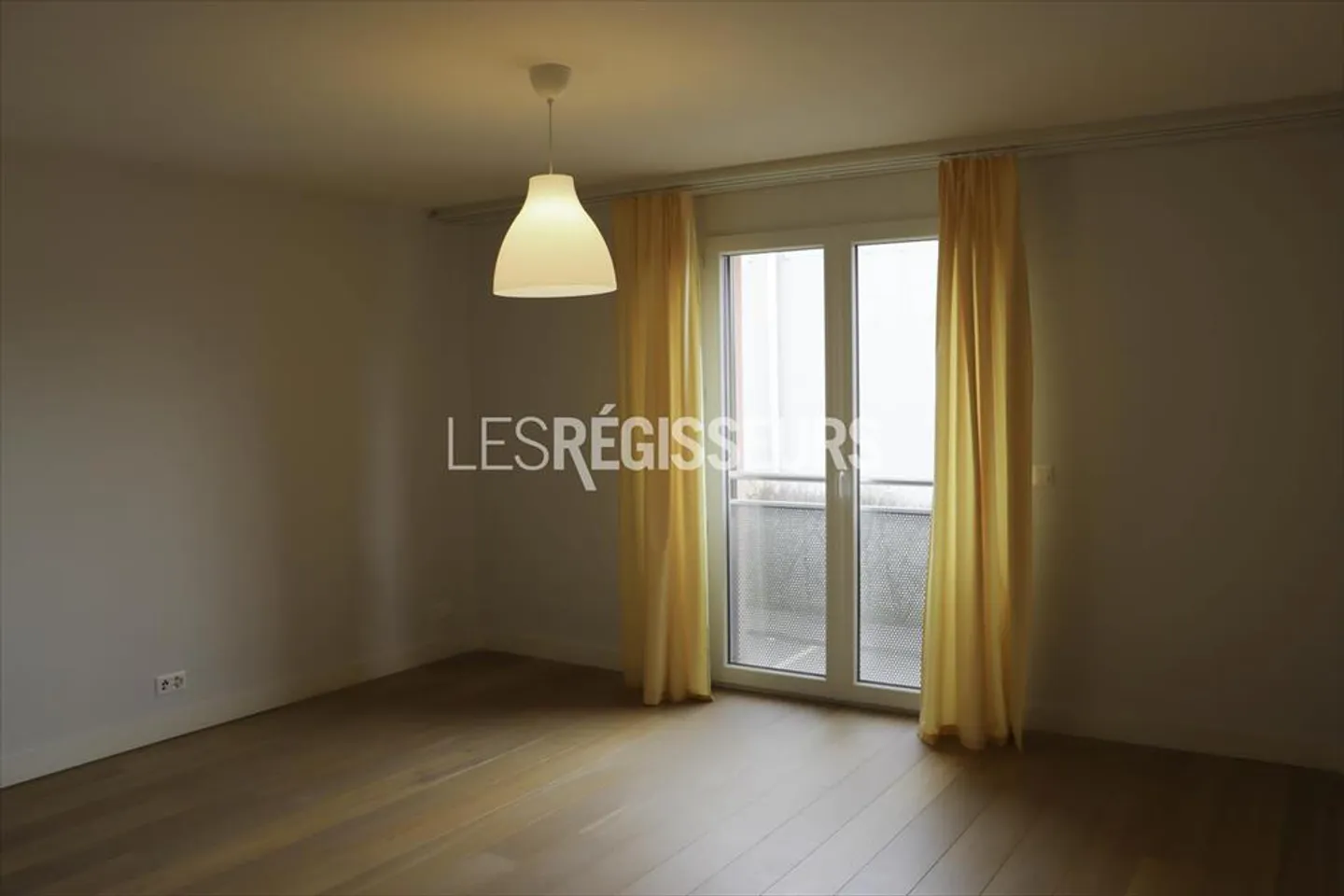 Geräumige 5-Zimmer-Wohnung in Perly, ideal für Familien, die eine ruhige Wohnumgebung suchen und gleichzeitig alle Annehmlichkeiten genießen möchten. - Foto 6 von 12