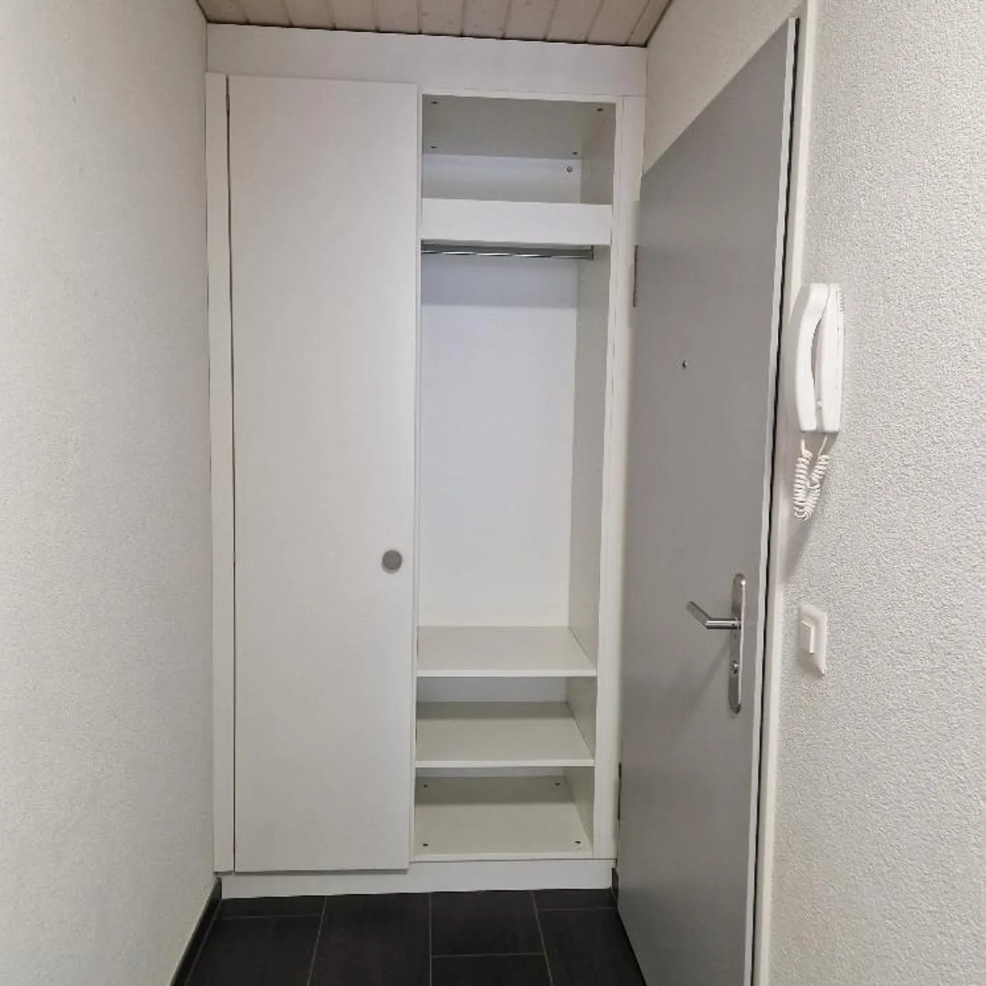 3.5 Room Attic Apartment - Photo 3 of 14