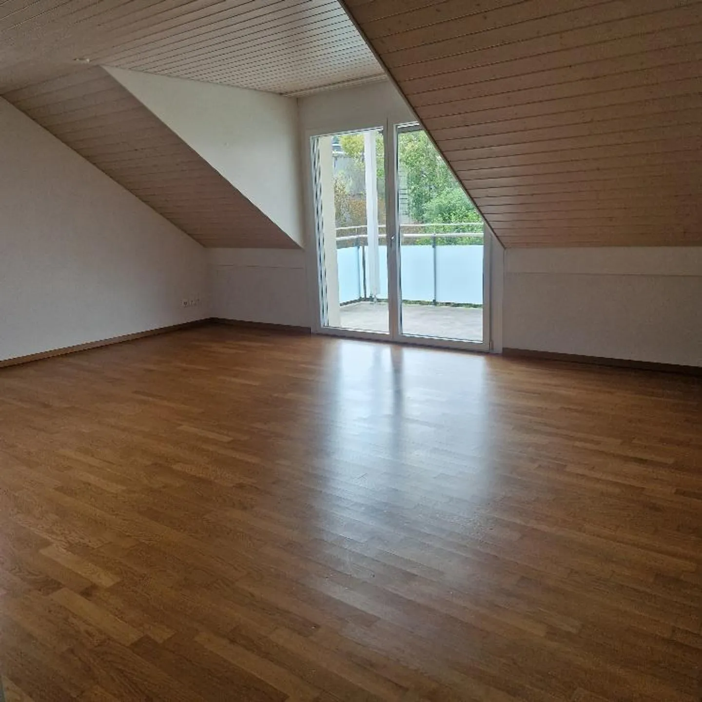 3.5 Room Attic Apartment - Photo 9 of 14