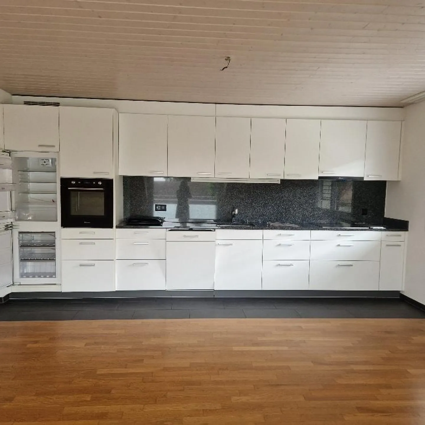 3.5 Room Attic Apartment - Photo 10 of 14