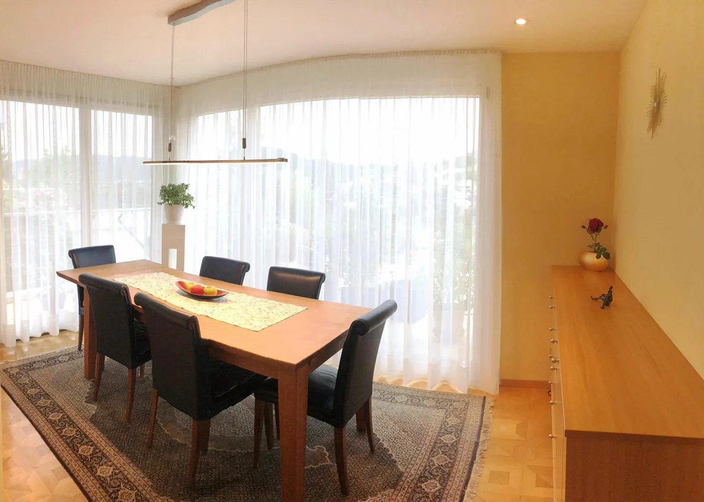 Geräumige Terrassenwohnung mit Aussicht - Foto 4 von 16