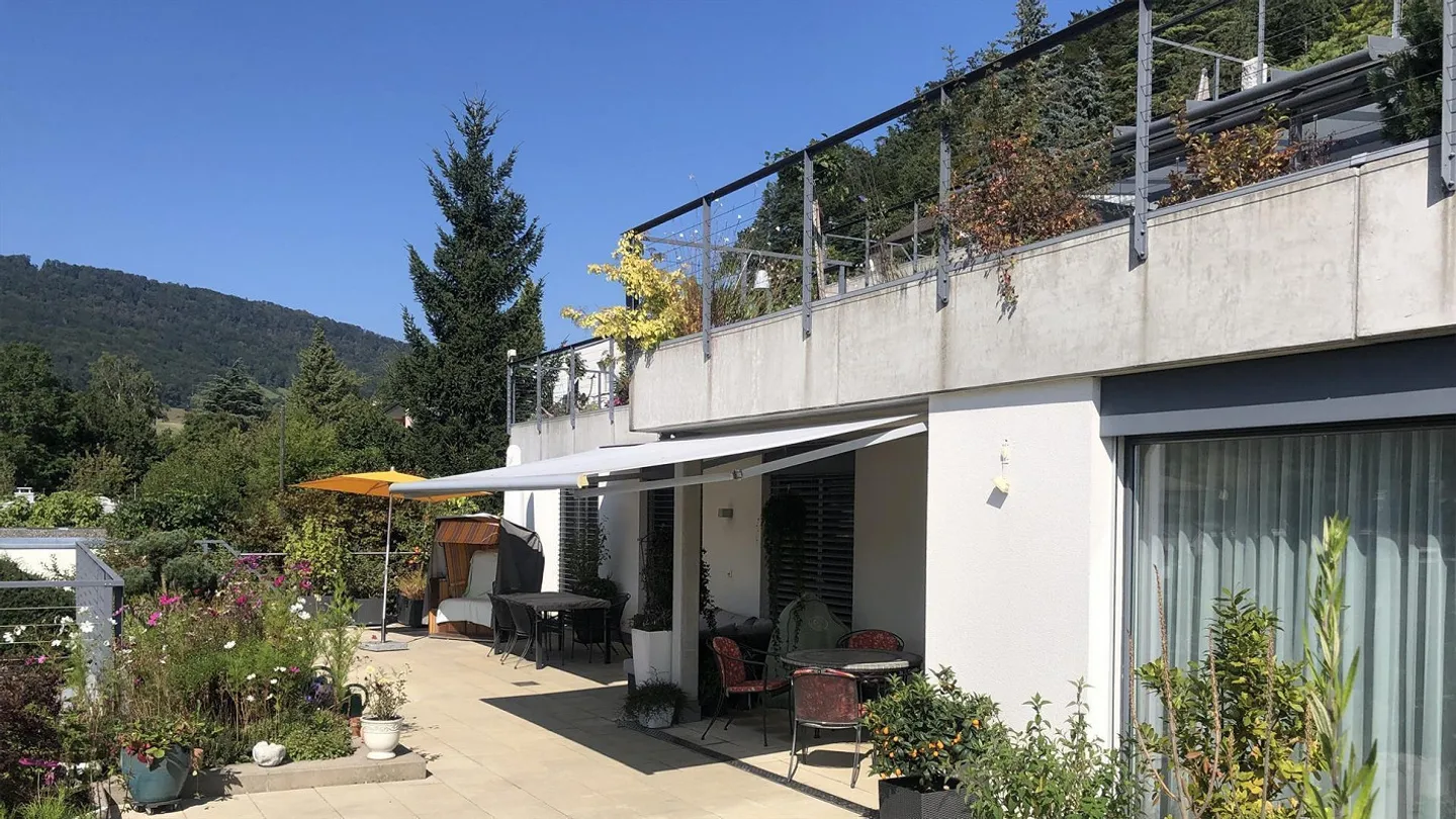 Geräumige Terrassenwohnung mit Aussicht - Foto 1 von 16