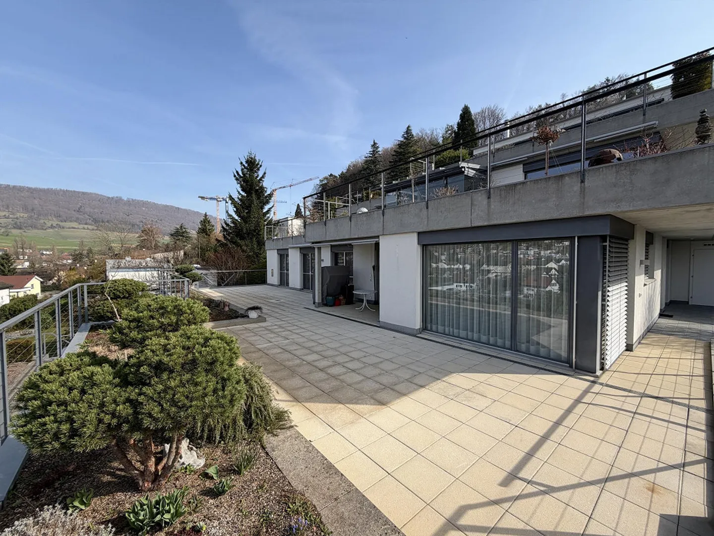 Geräumige Terrassenwohnung mit Aussicht - Foto 11 von 16