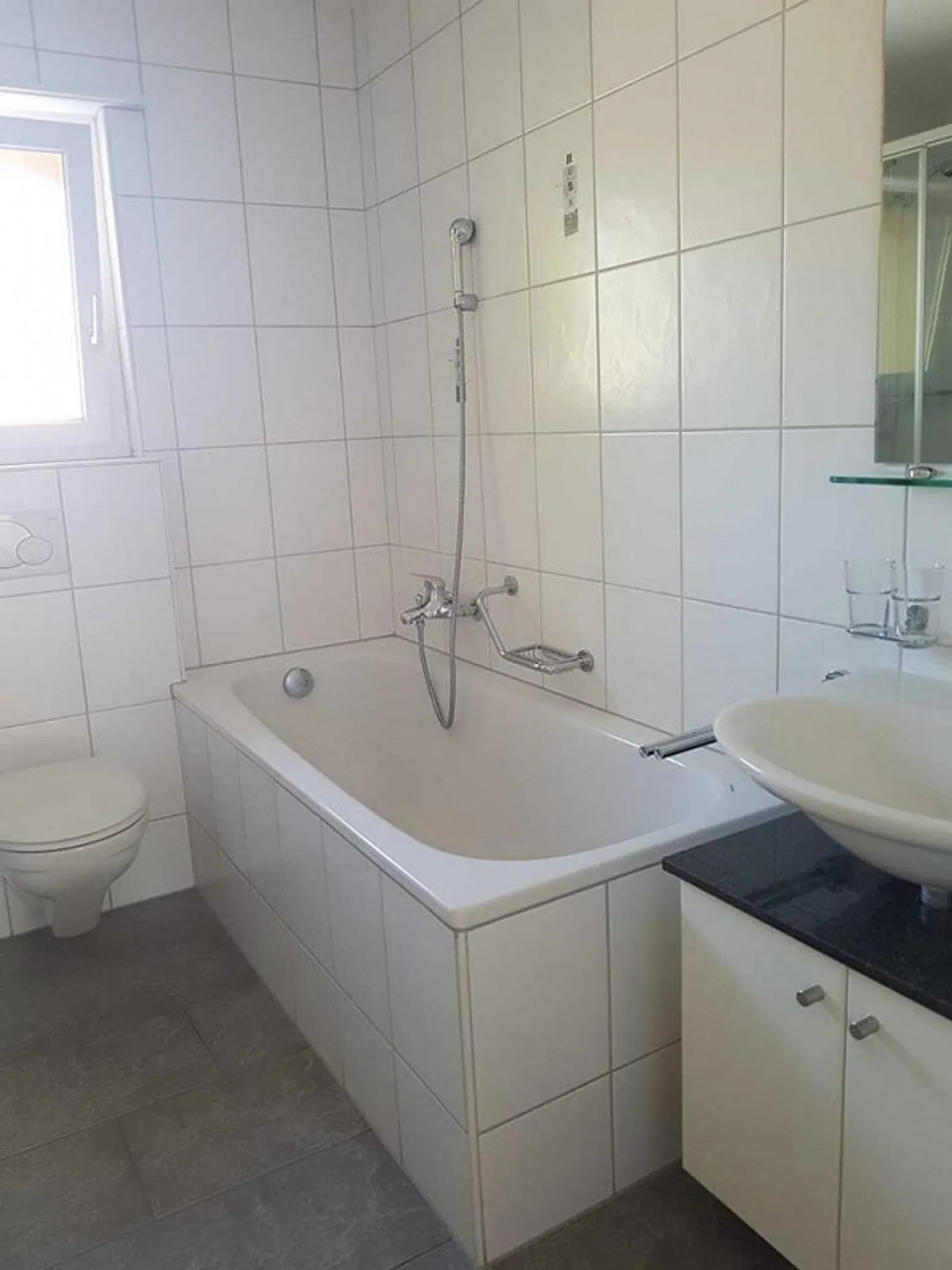 Bright apartment in quiet Aarepark - Photo 4 of 7