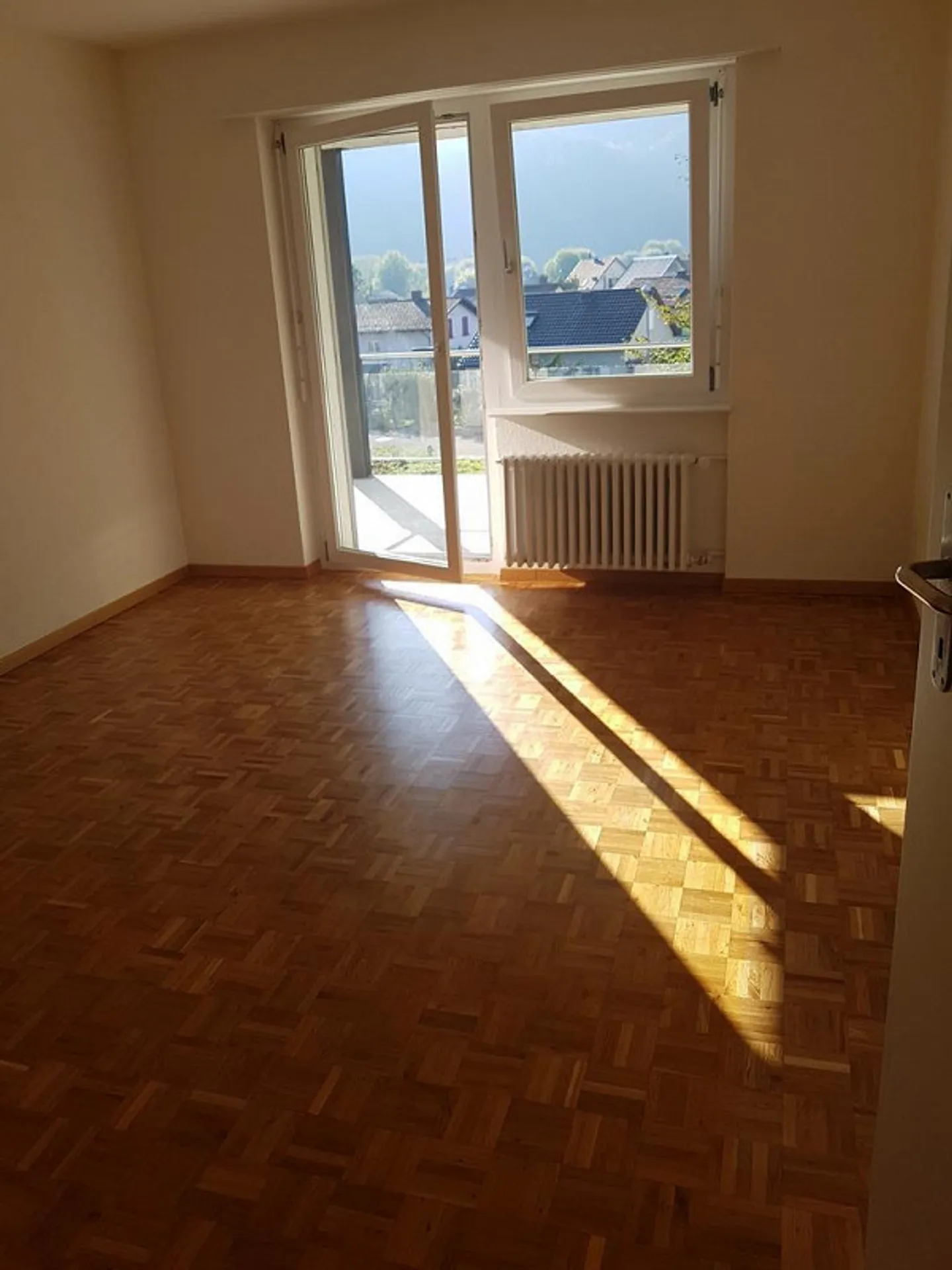 Bright apartment in quiet Aarepark - Photo 3 of 7