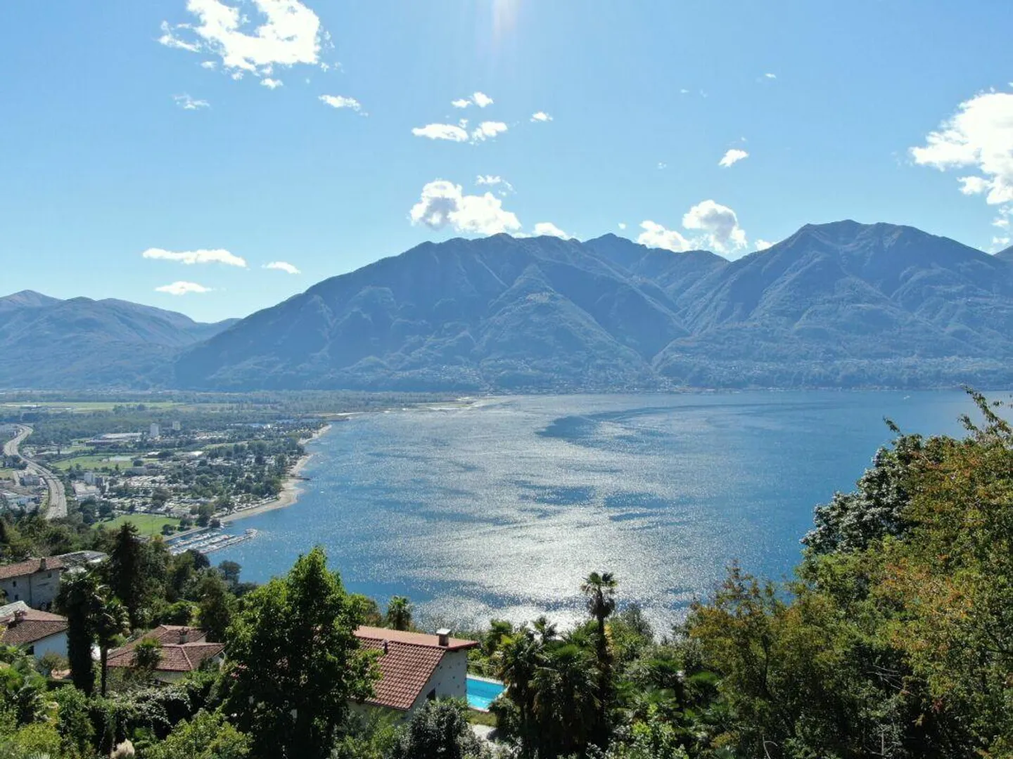 Luxurious 5.5 rooms: modernity and excellence with lake view - Photo 2 of 26