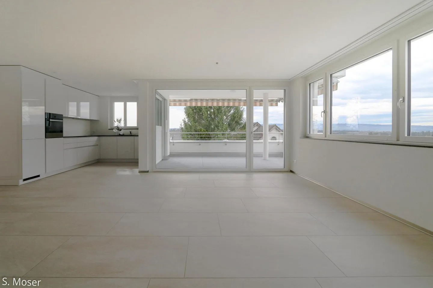 Appartamento moderno di 4,5 locali con finiture di alta qualità in una posizione privilegiata - Foto 1 di 9