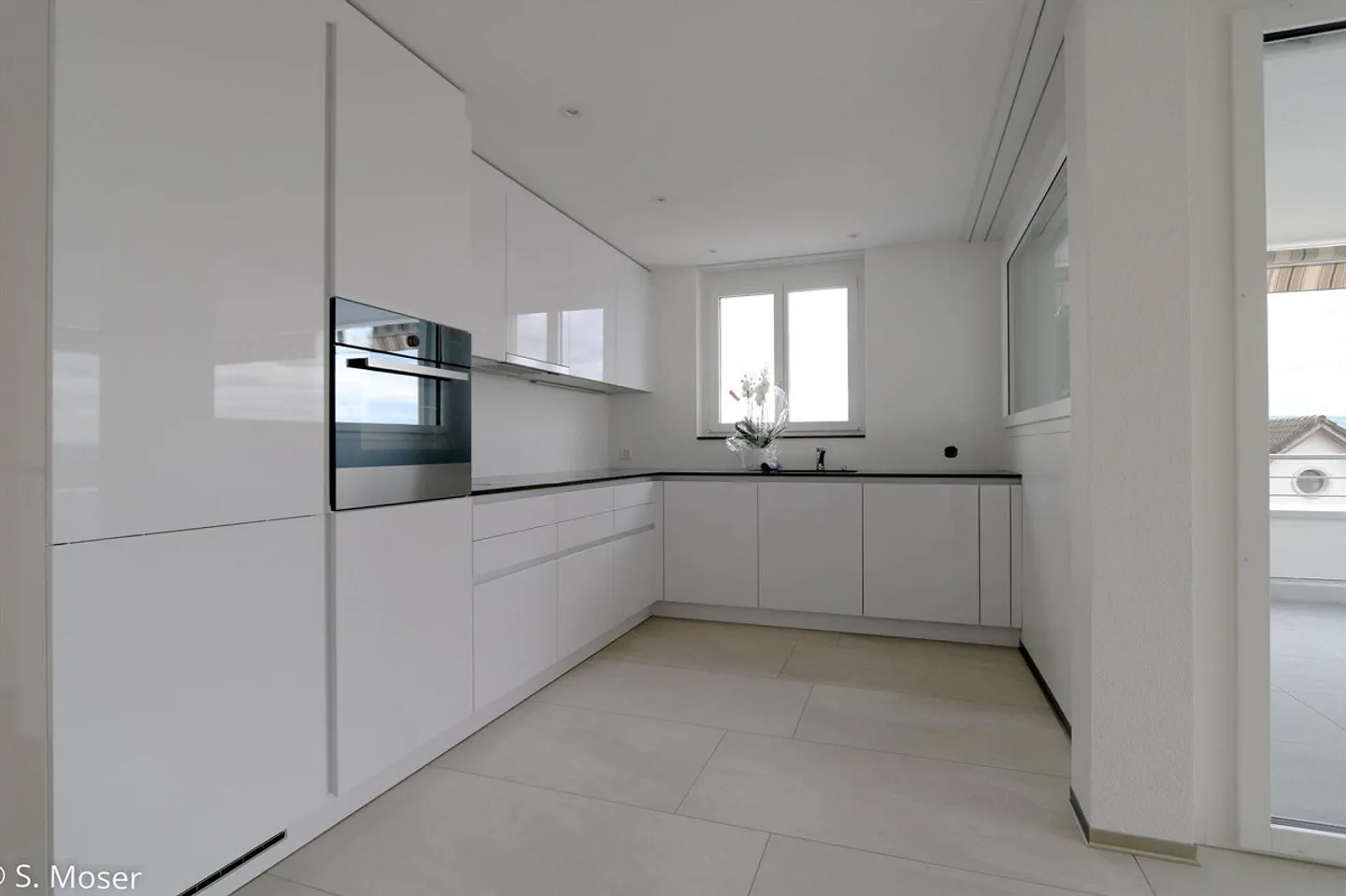 Appartamento moderno di 4,5 locali con finiture di alta qualità in una posizione privilegiata - Foto 2 di 9