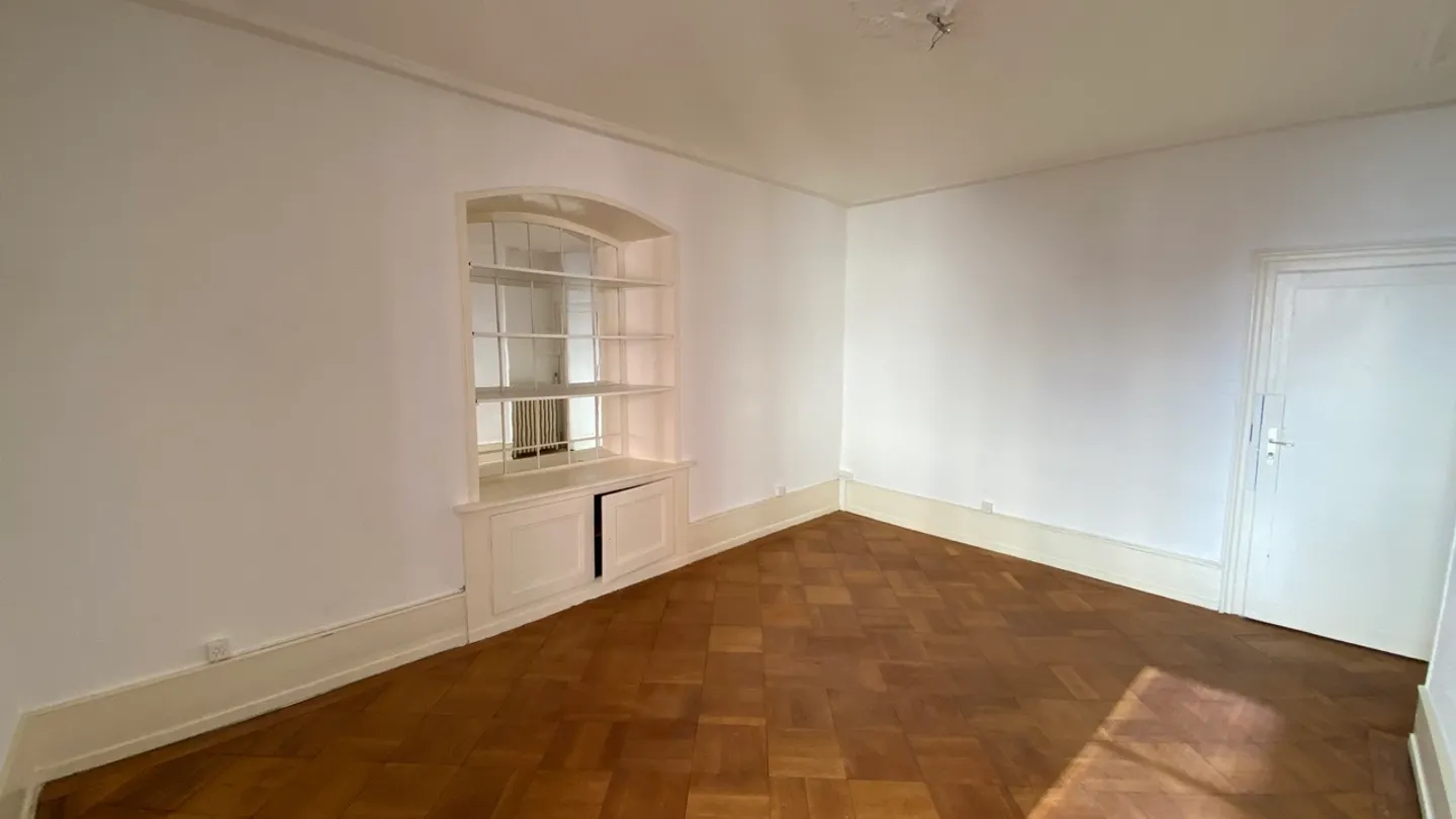 Charming 5.5-Room Apartment - Photo 7 of 17