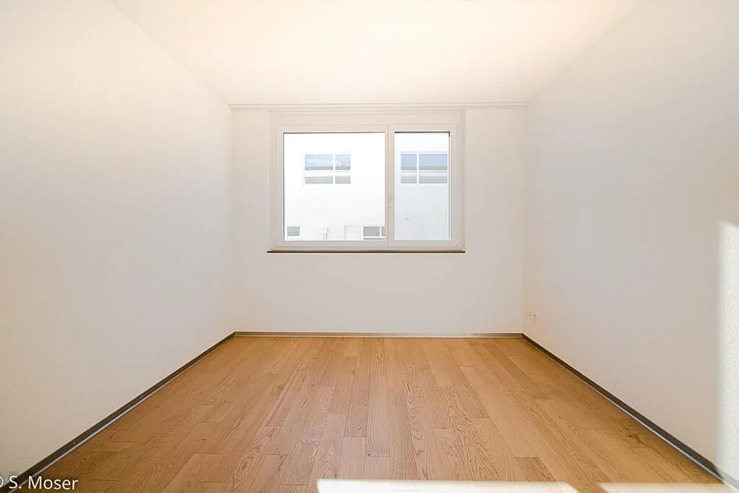 Appartamento moderno di 4,5 locali con finiture di alta qualità in una posizione privilegiata - Foto 3 di 9