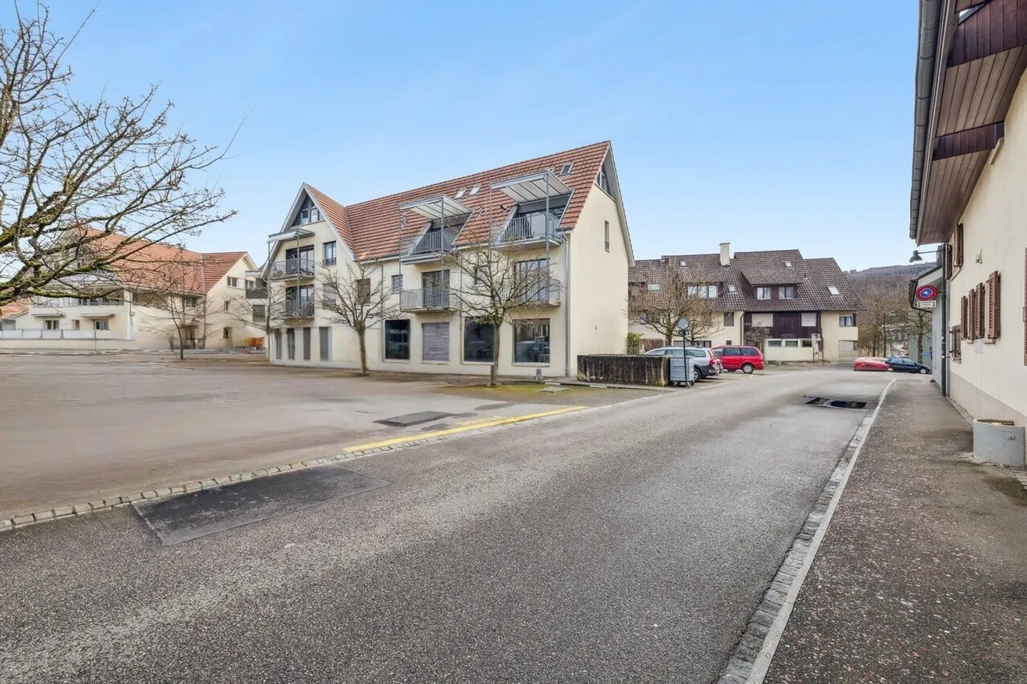 Maison individuelle spacieuse avec studio/possibilité commerciale - Photo 1 sur 5