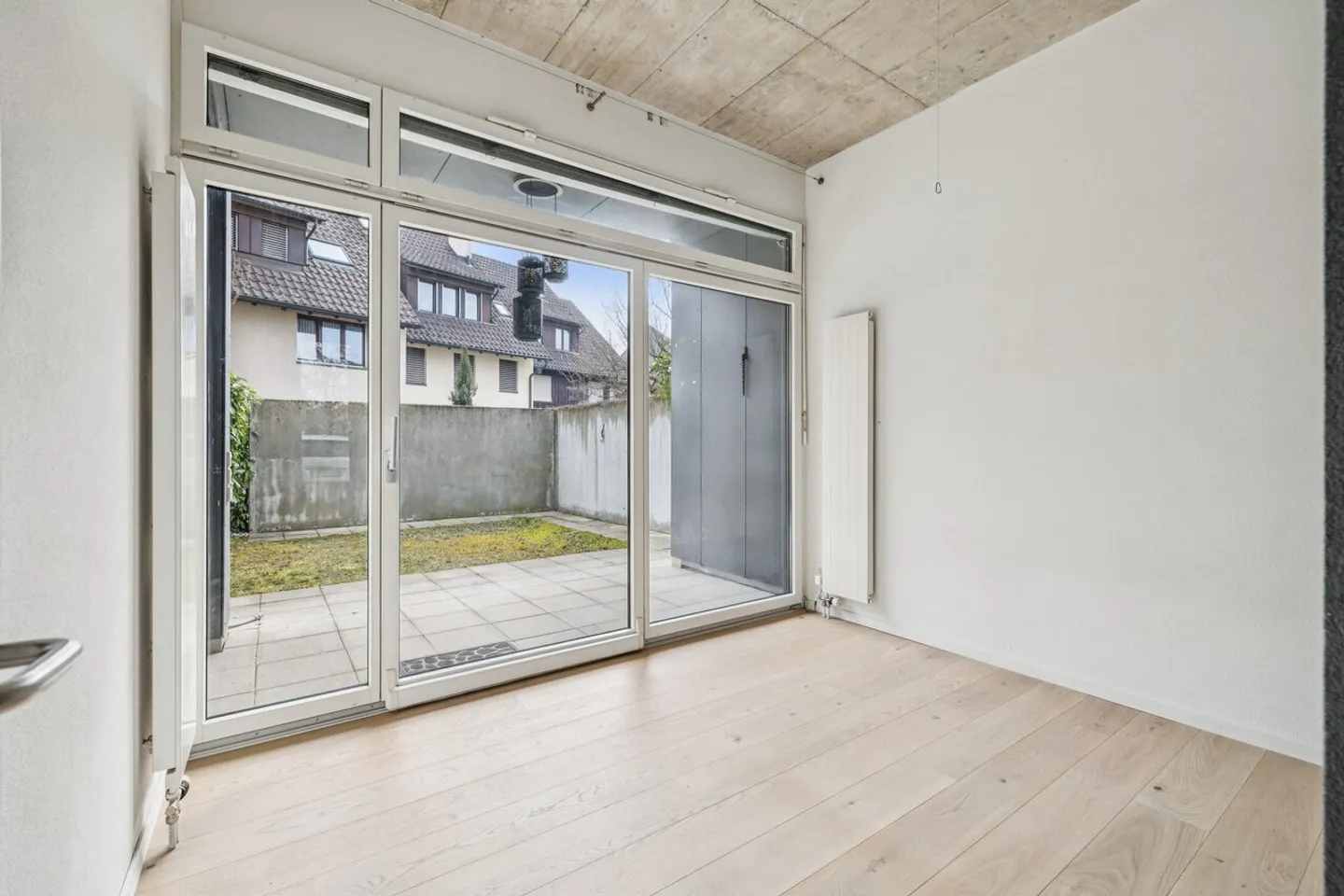 Maison individuelle spacieuse avec studio/possibilité commerciale - Photo 3 sur 5