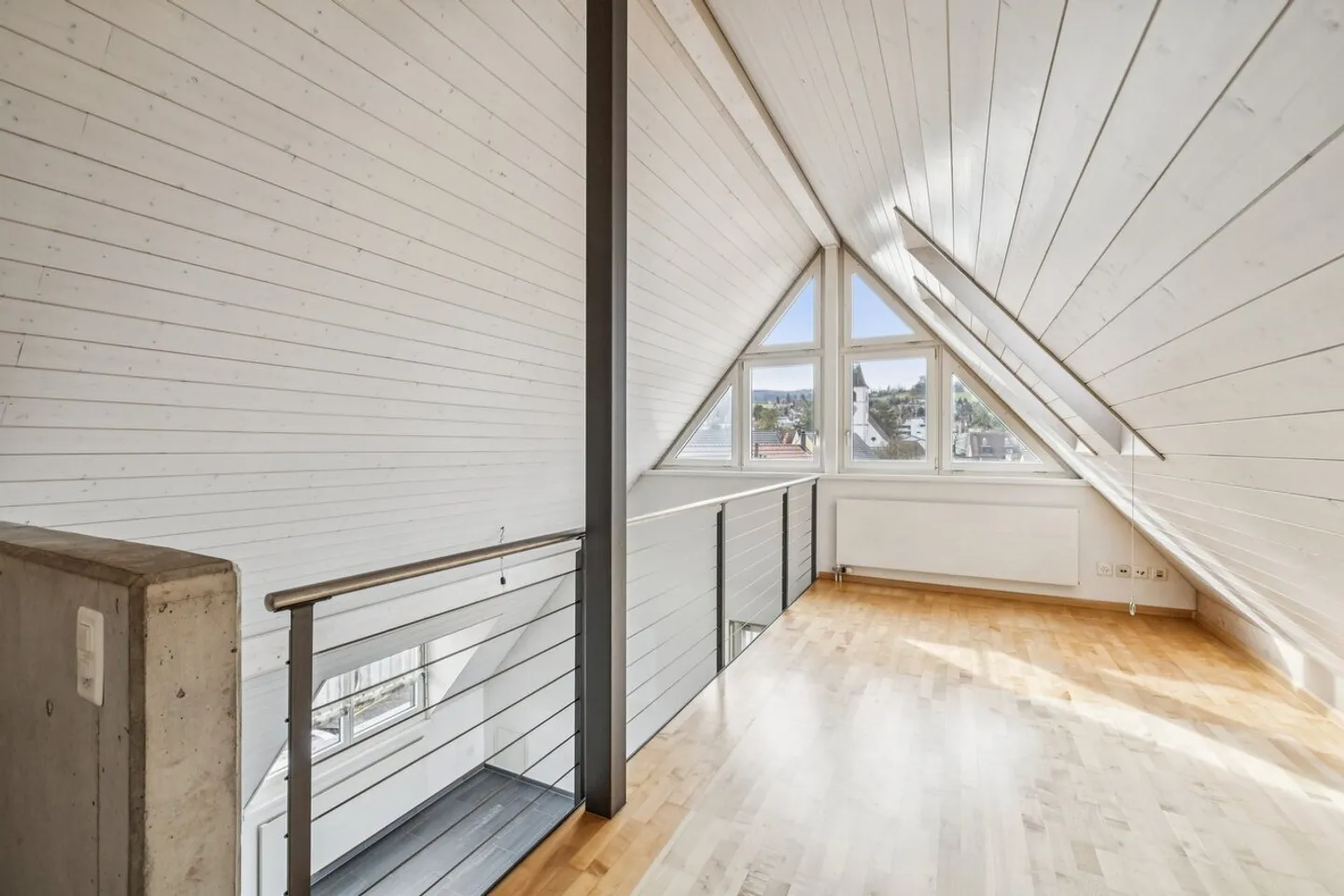 Maison individuelle spacieuse avec studio/possibilité commerciale - Photo 4 sur 5