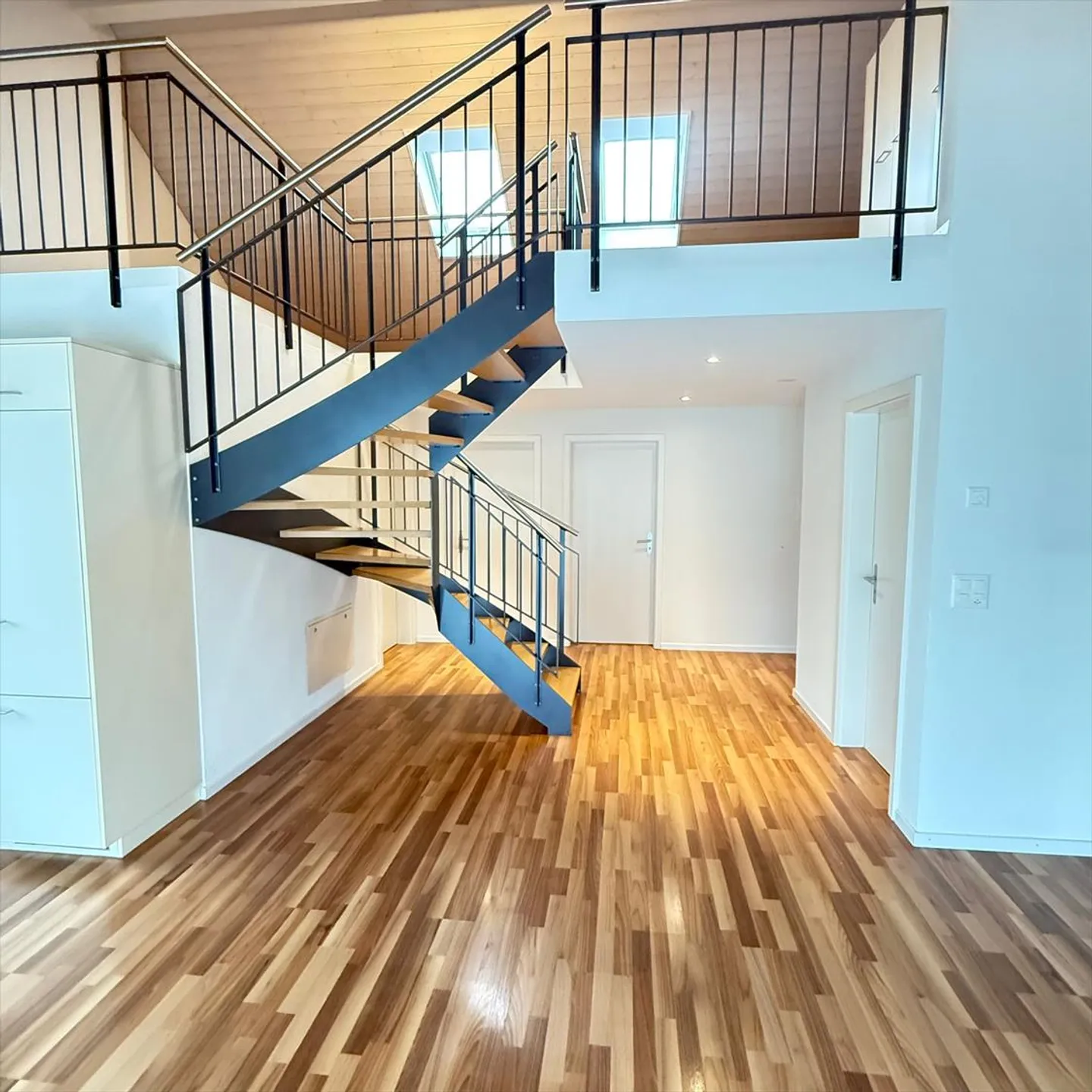 Appartement penthouse moderne avec galerie - Louez sans dépôt ! - Photo 1 sur 13