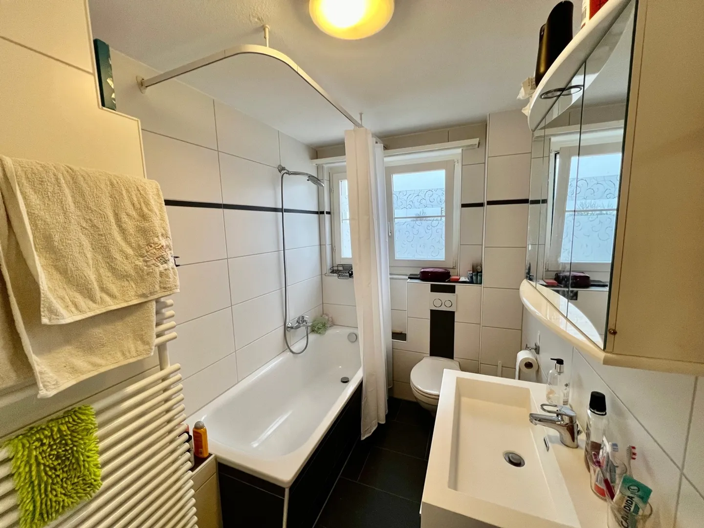 Quiet 4.5-room apartment with ideal location near the center of Bürglen - Photo 10 of 13