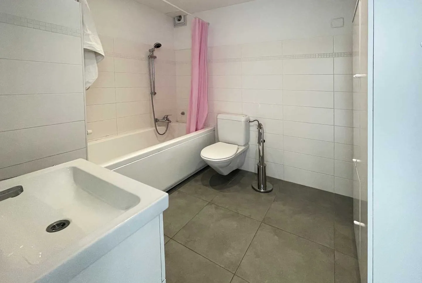 Willkommen in der 4.5-Zimmer-Wohnung in einer Residenz mit Pool in Ponte Capriasca - Foto 6 von 9