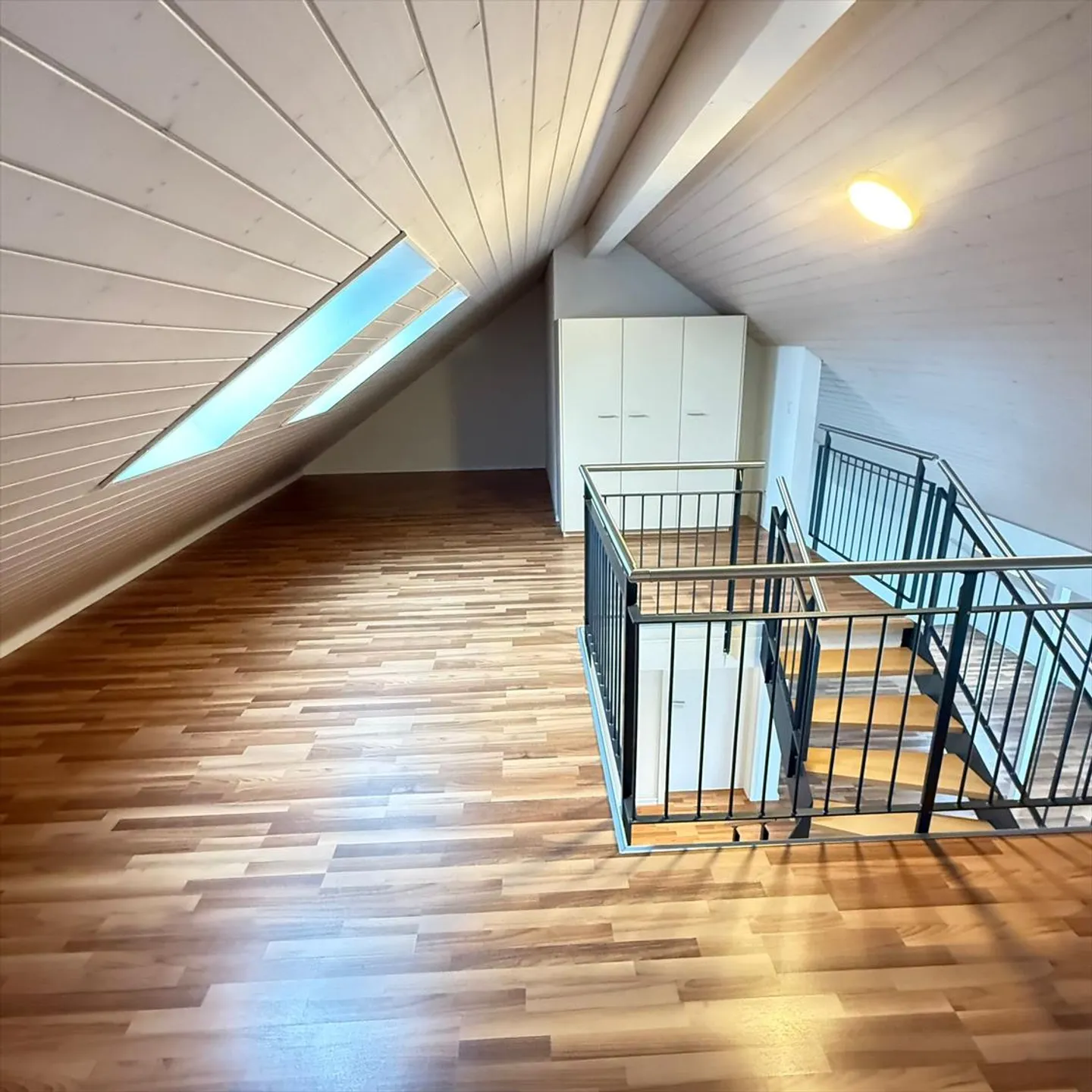 Appartement penthouse moderne avec galerie - Louez sans dépôt ! - Photo 2 sur 13