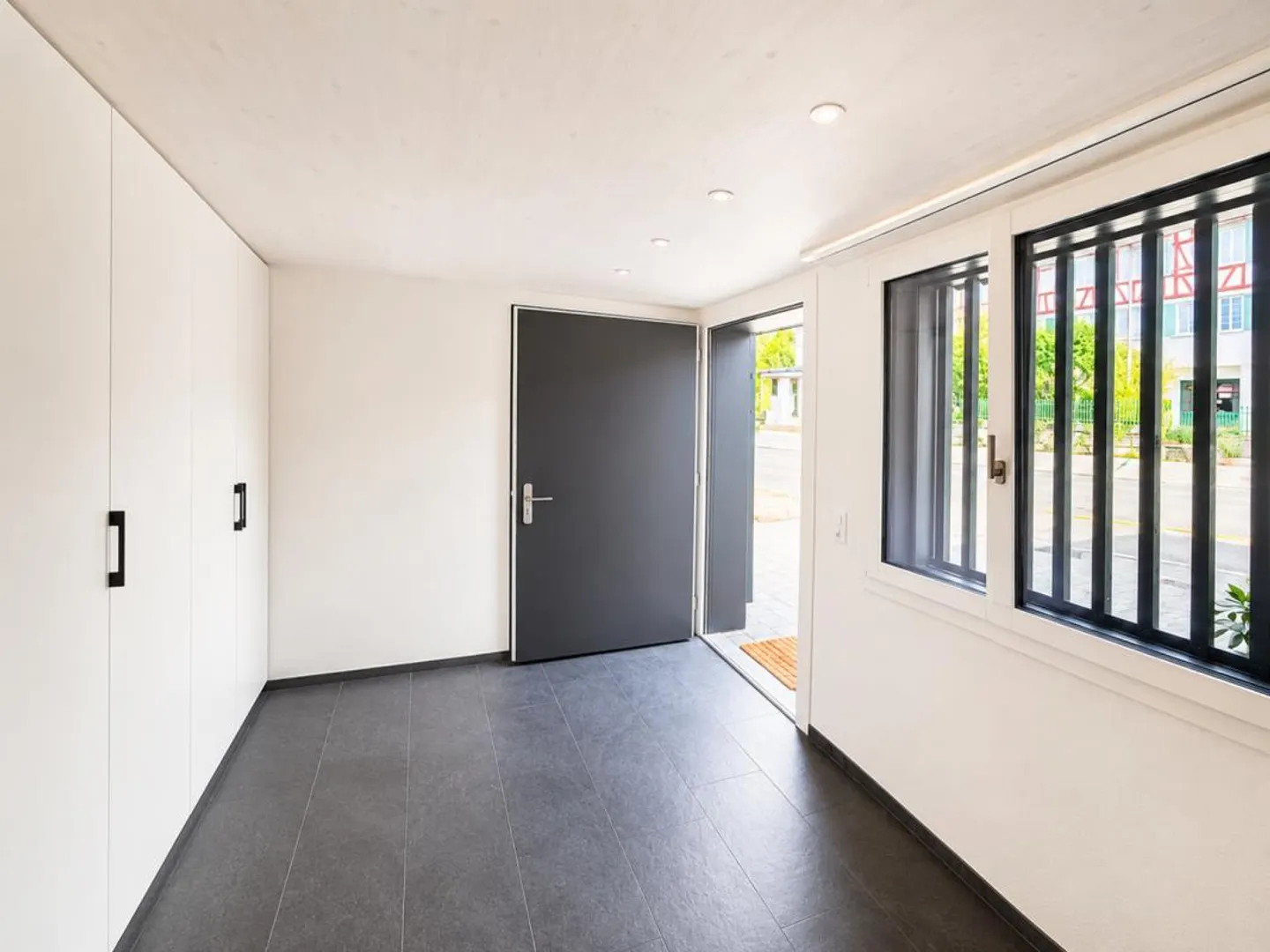 4.5-room apartment with house character: unique charm in close proximity to the lake and city center! - Photo 4 of 10