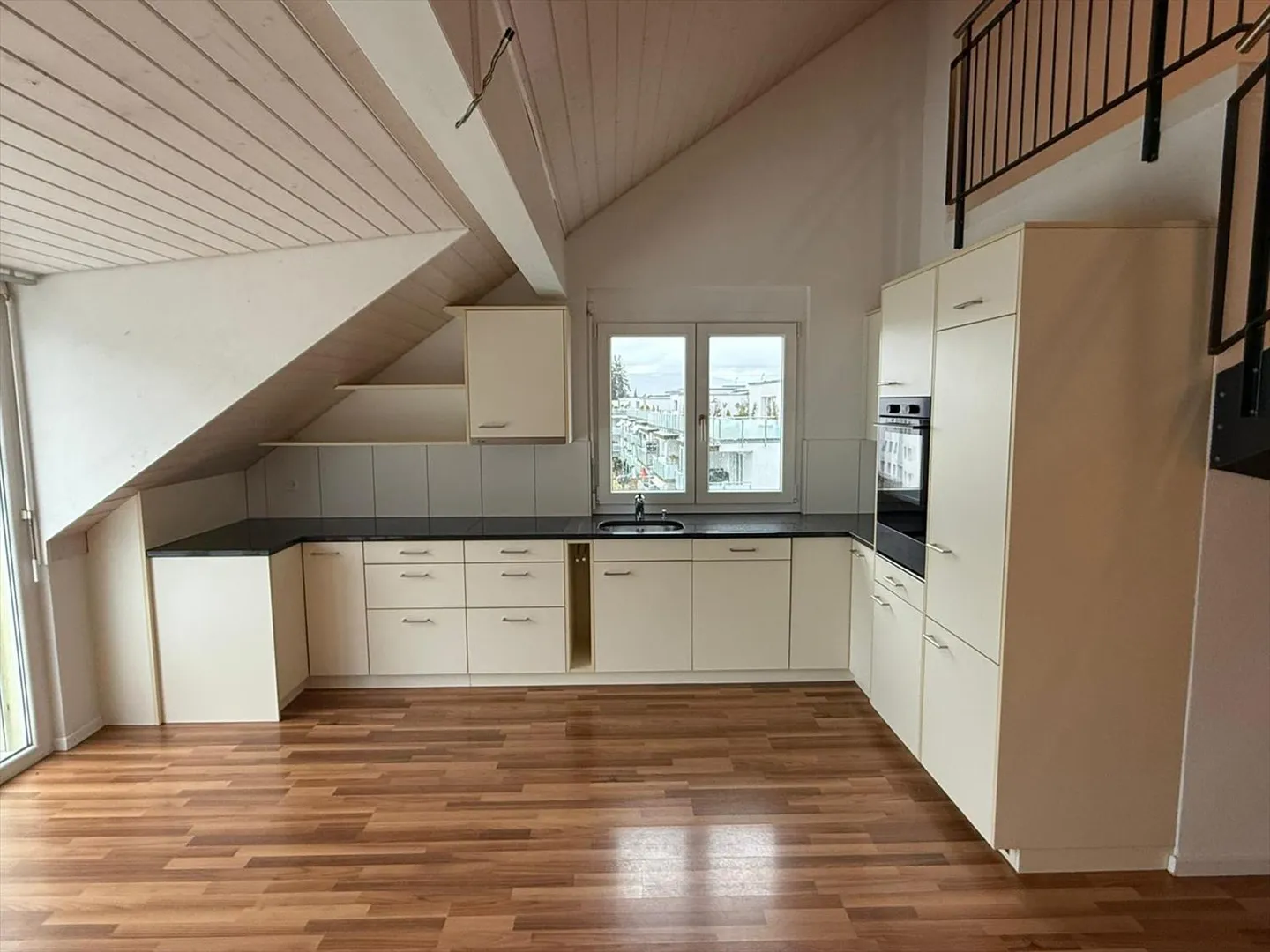 Appartement penthouse moderne avec galerie - Louez sans dépôt ! - Photo 4 sur 13