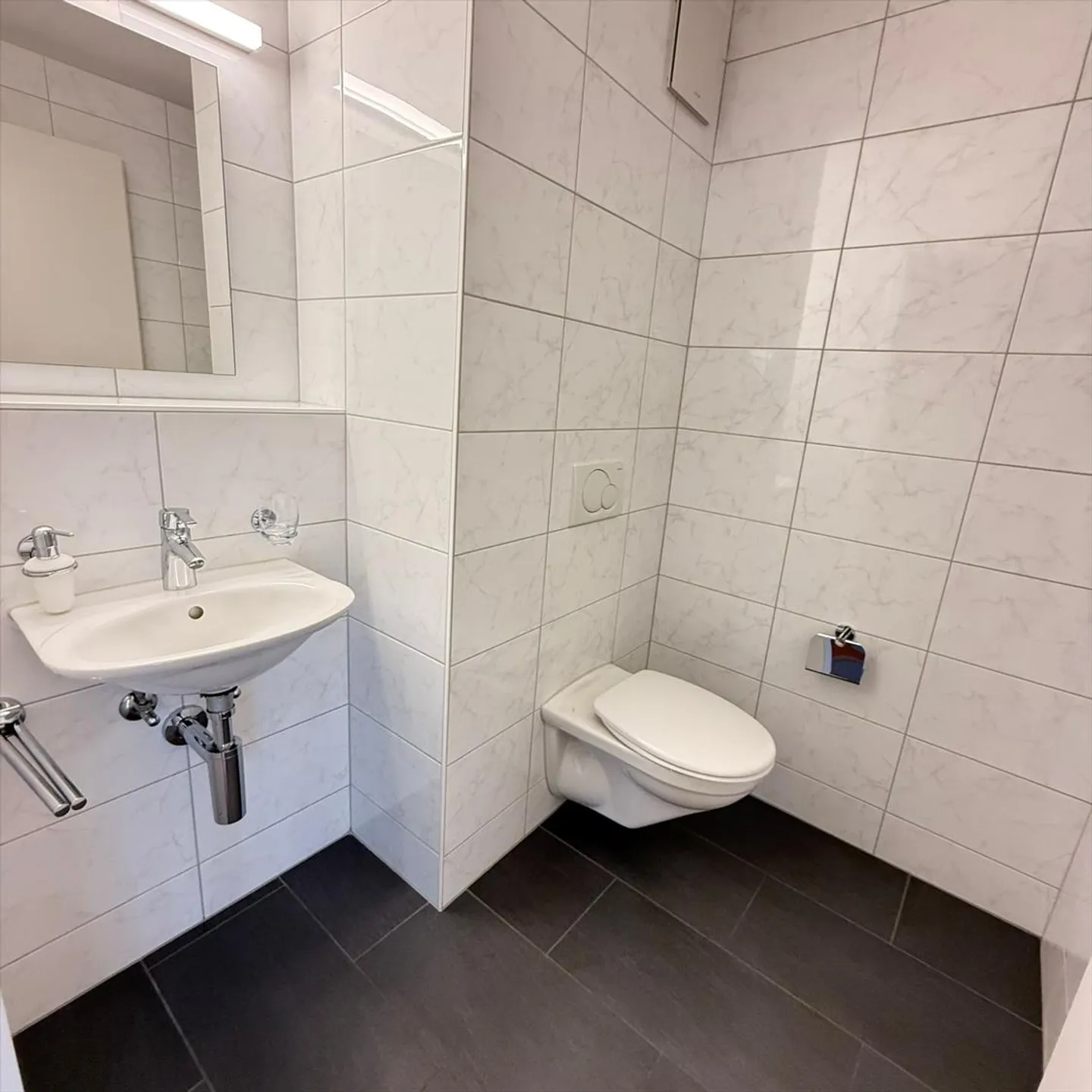 Appartement penthouse moderne avec galerie - Louez sans dépôt ! - Photo 10 sur 13