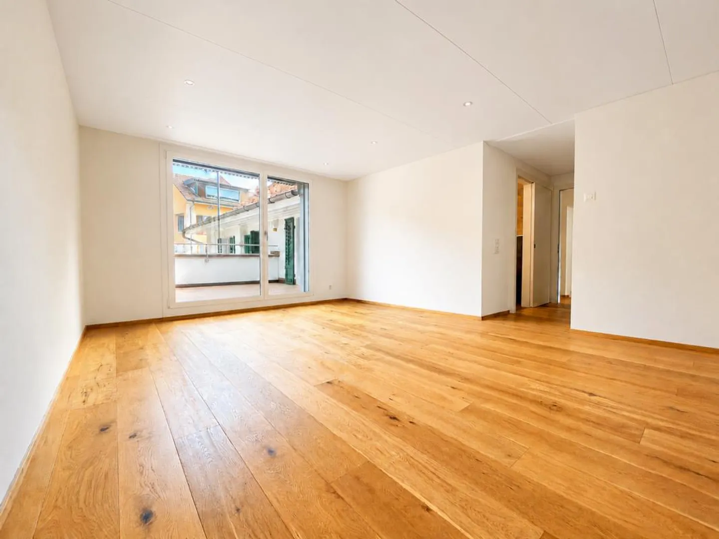 4.5-room apartment with house character: unique charm in close proximity to the lake and city center! - Photo 8 of 10