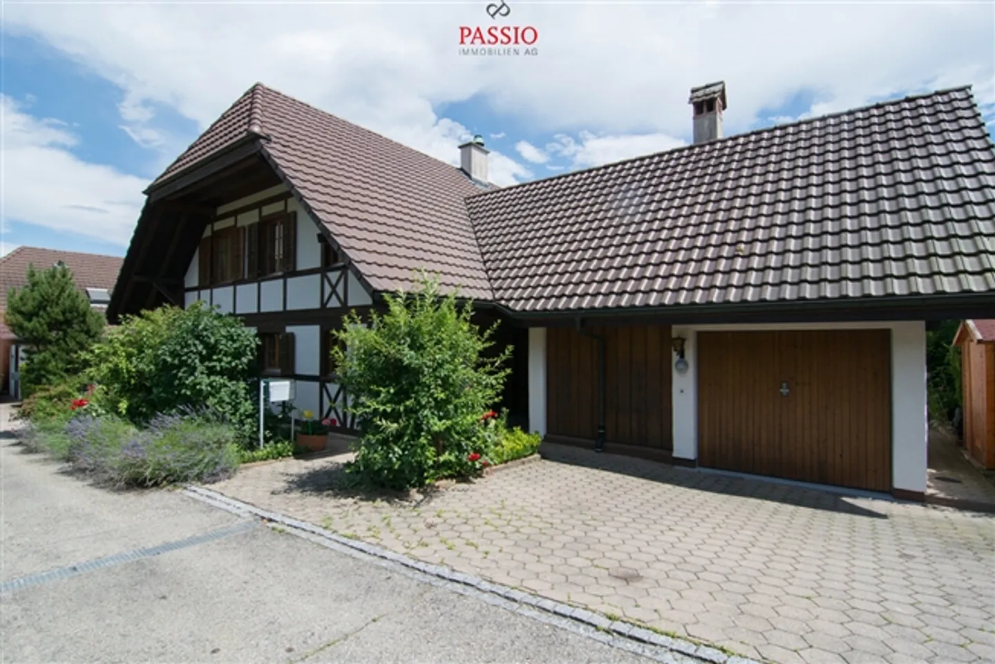 Large 8.5-Room House with Alpine View and Garden Idyl - Photo 6 of 20