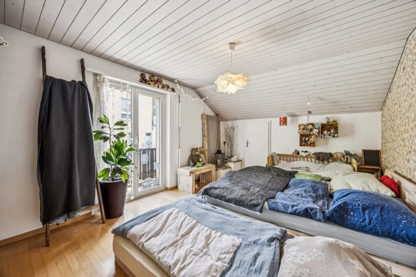 Family-friendly house with large garden paradise - Photo 10 of 13