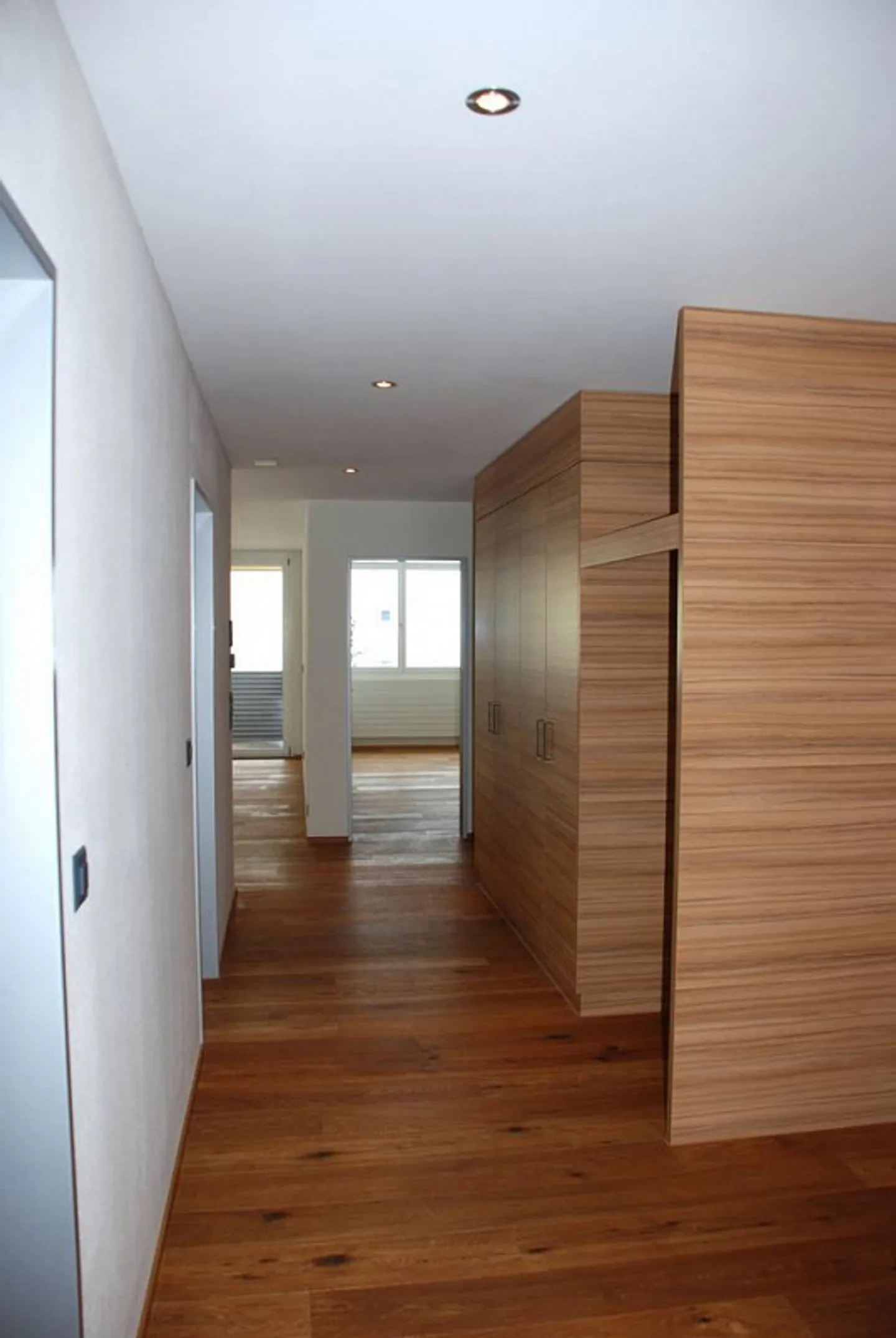 Appartement de haute qualité dans un emplacement ensoleillé et calme - Photo 3 sur 10