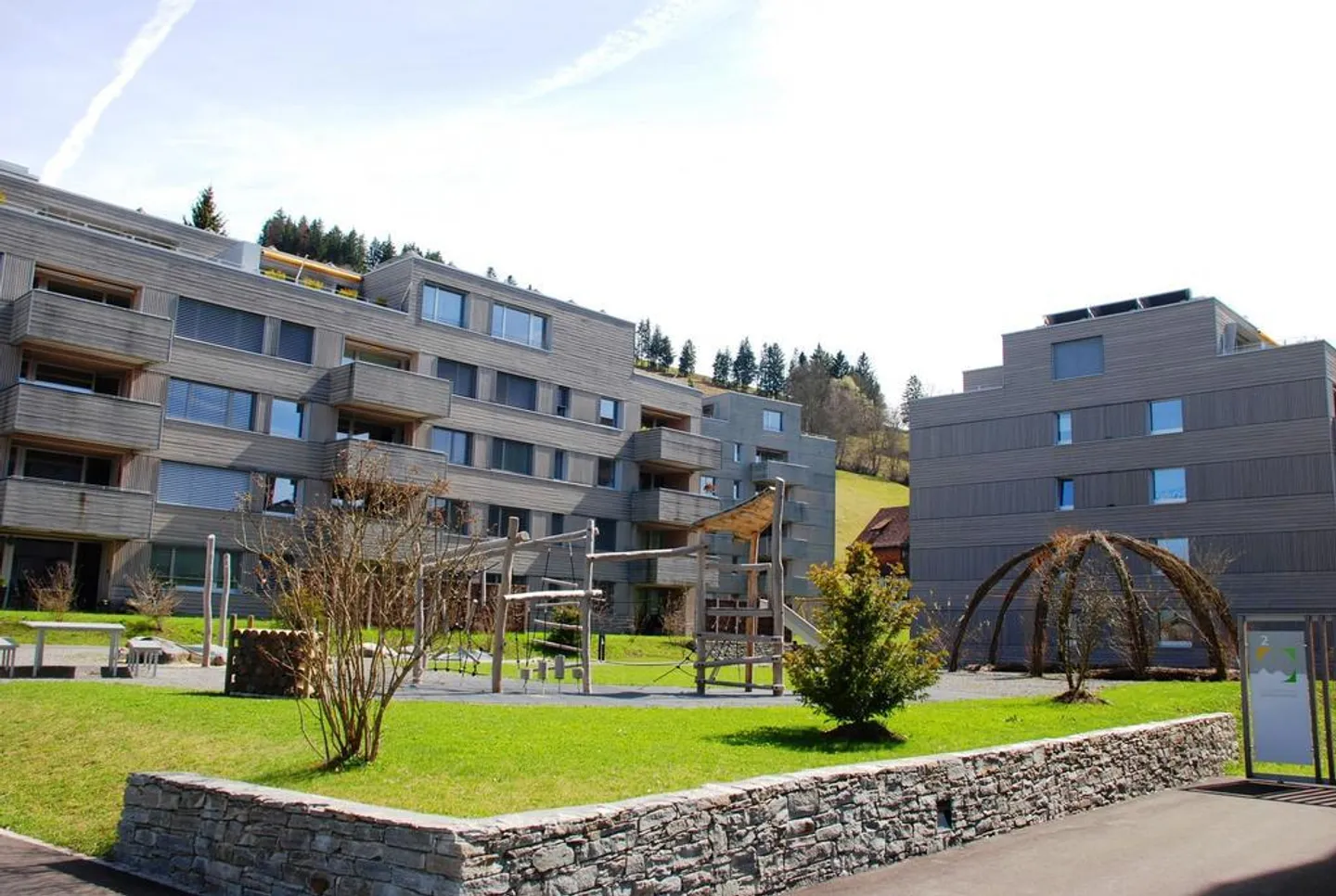 Appartement de haute qualité dans un emplacement ensoleillé et calme - Photo 2 sur 10