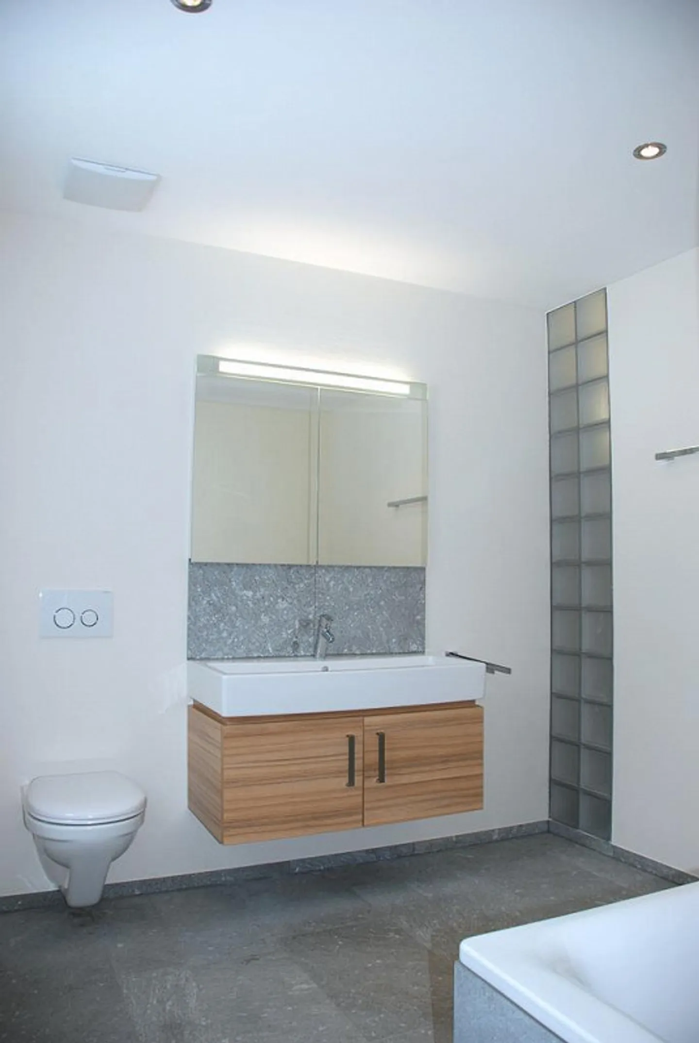 Appartement de haute qualité dans un emplacement ensoleillé et calme - Photo 7 sur 10