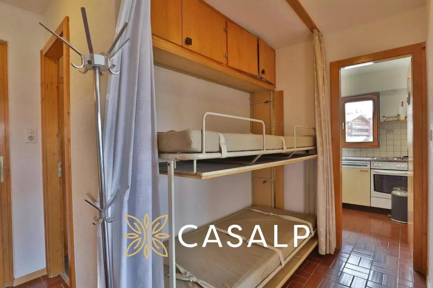 Charming Apartment with Mountain View - Photo 9 of 13