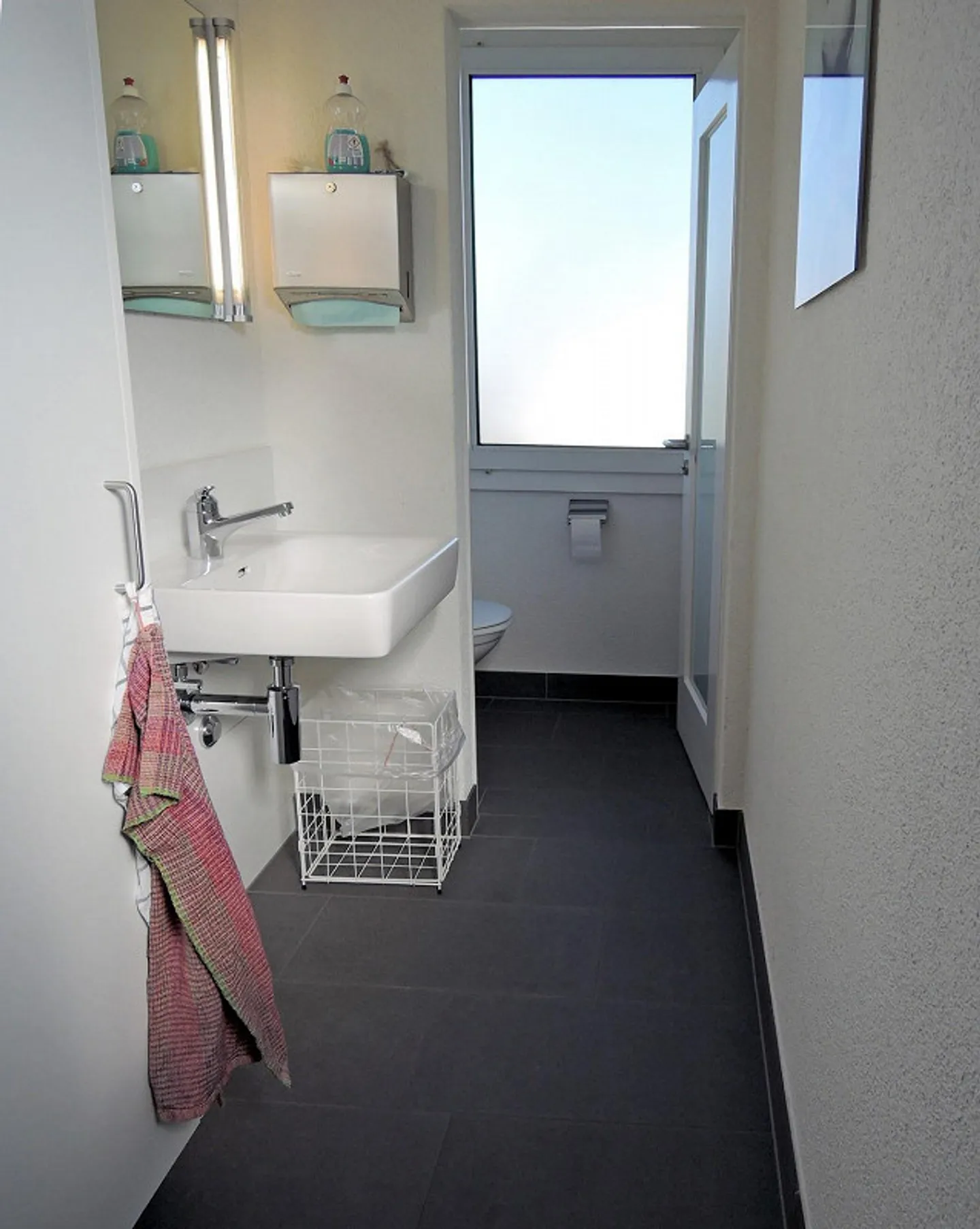 Your new office directly at Oerlikon train station - Photo 4 of 7