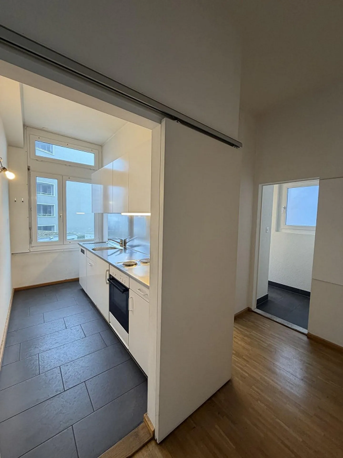 Your new office directly at Oerlikon train station - Photo 5 of 7