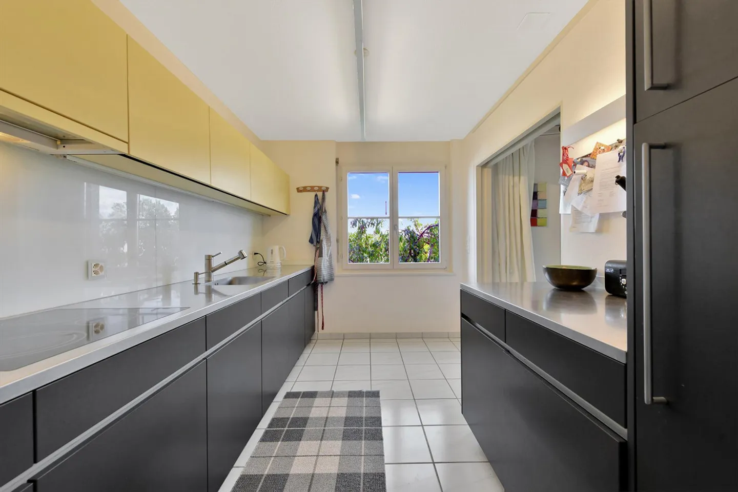 Casa a schiera su 4 piani con giardino accogliente - incl. 2 box TG - Foto 3 di 8