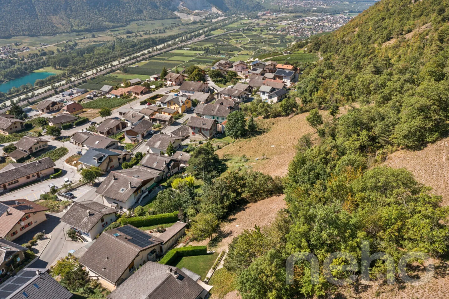 Magnifique terrain constructible de 893 m² à Flanthey (Lens) - Photo 3 sur 12