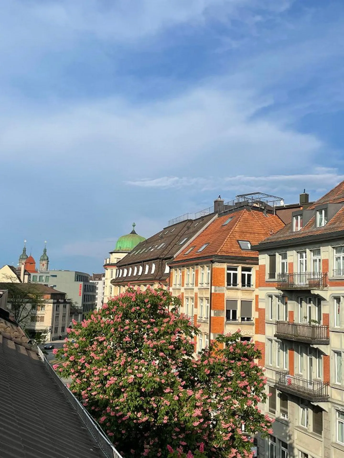Appartement en attique : central, lumineux, calme, écologique - Photo 5 sur 8